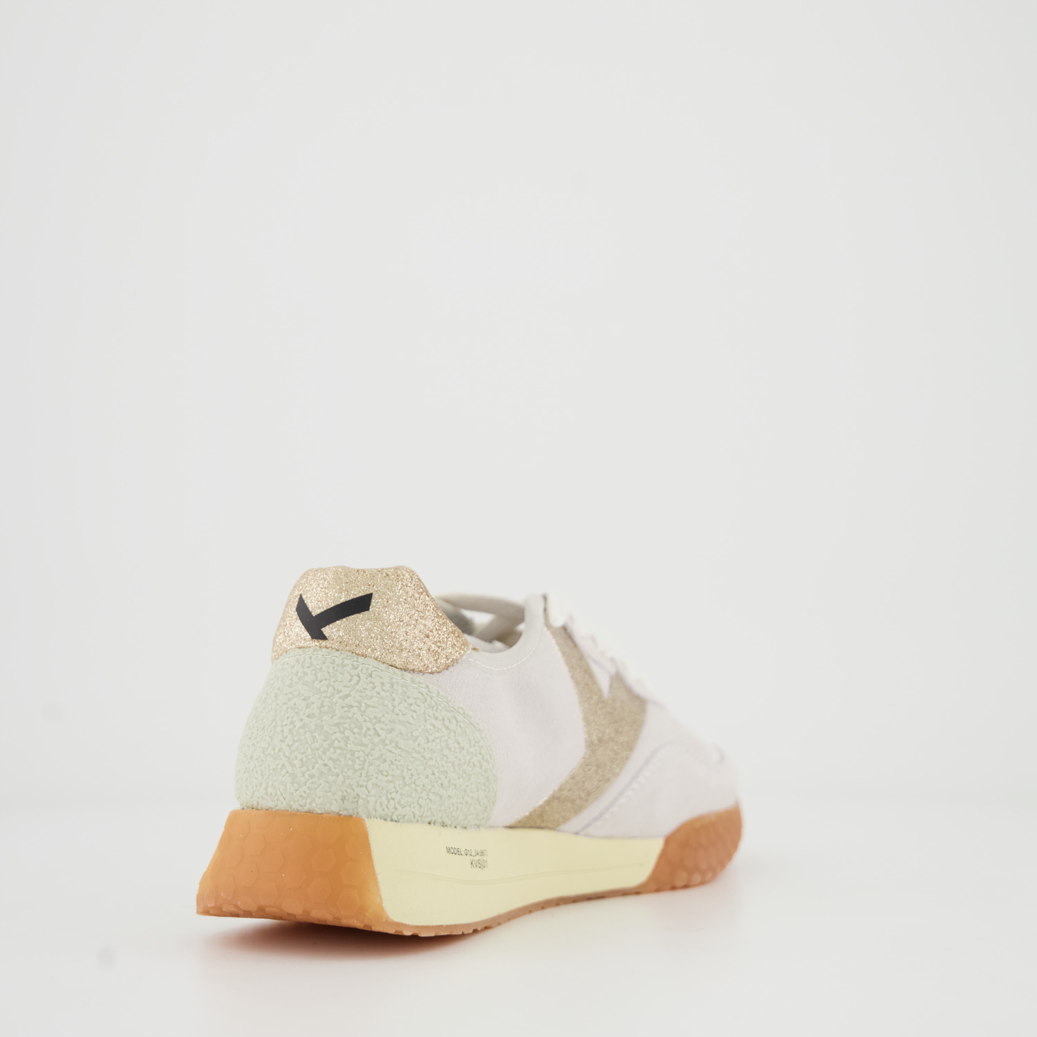 Keh-noo Sneaker