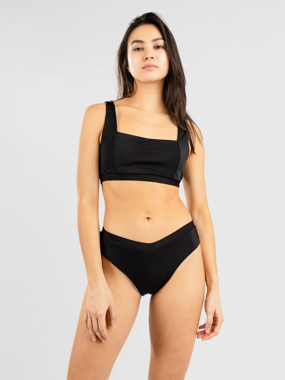Main Design Rise Bikini Top black/salty leo