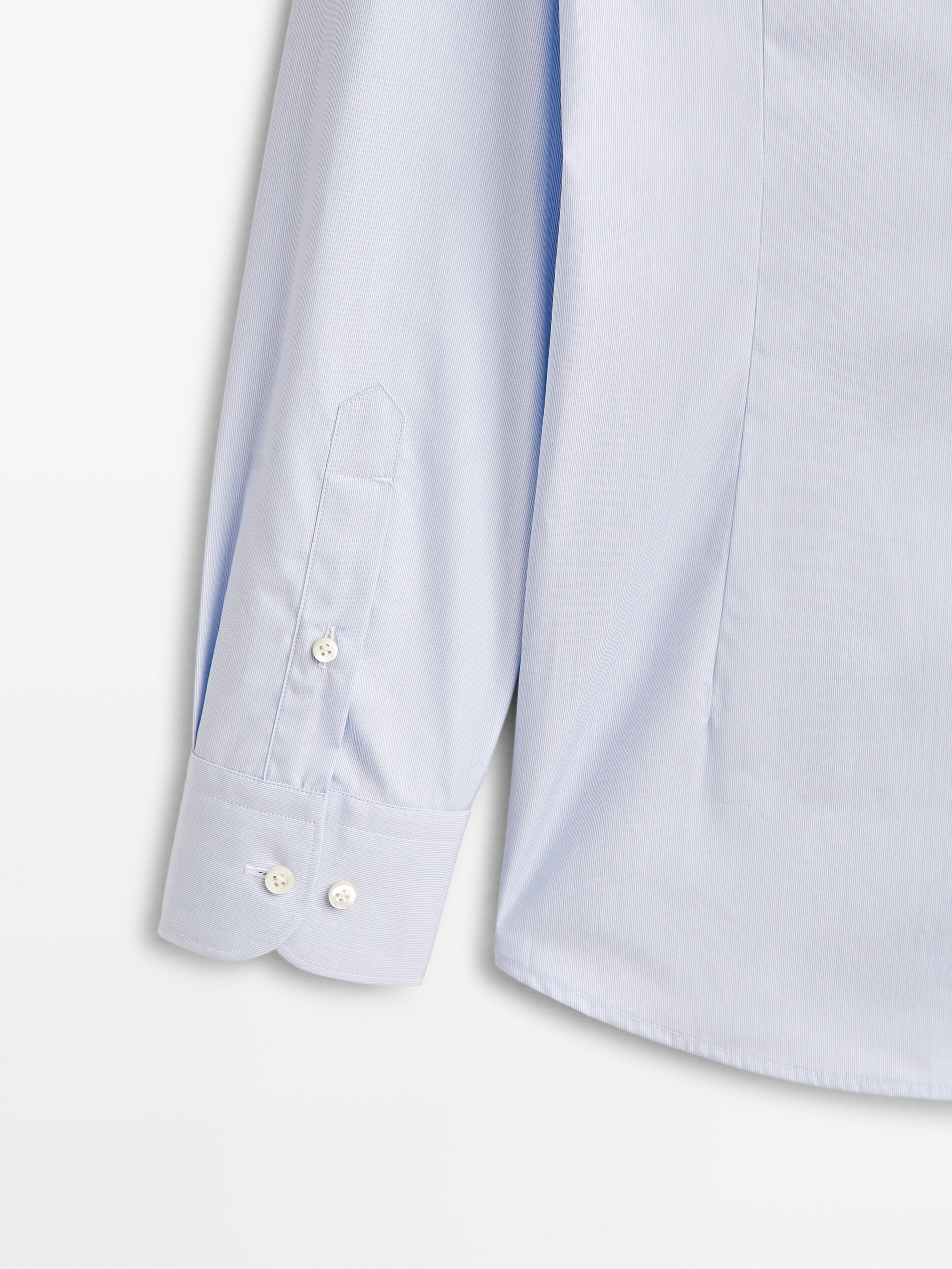 Camisa slim fit com micro listras, fácil de passar - CELESTE