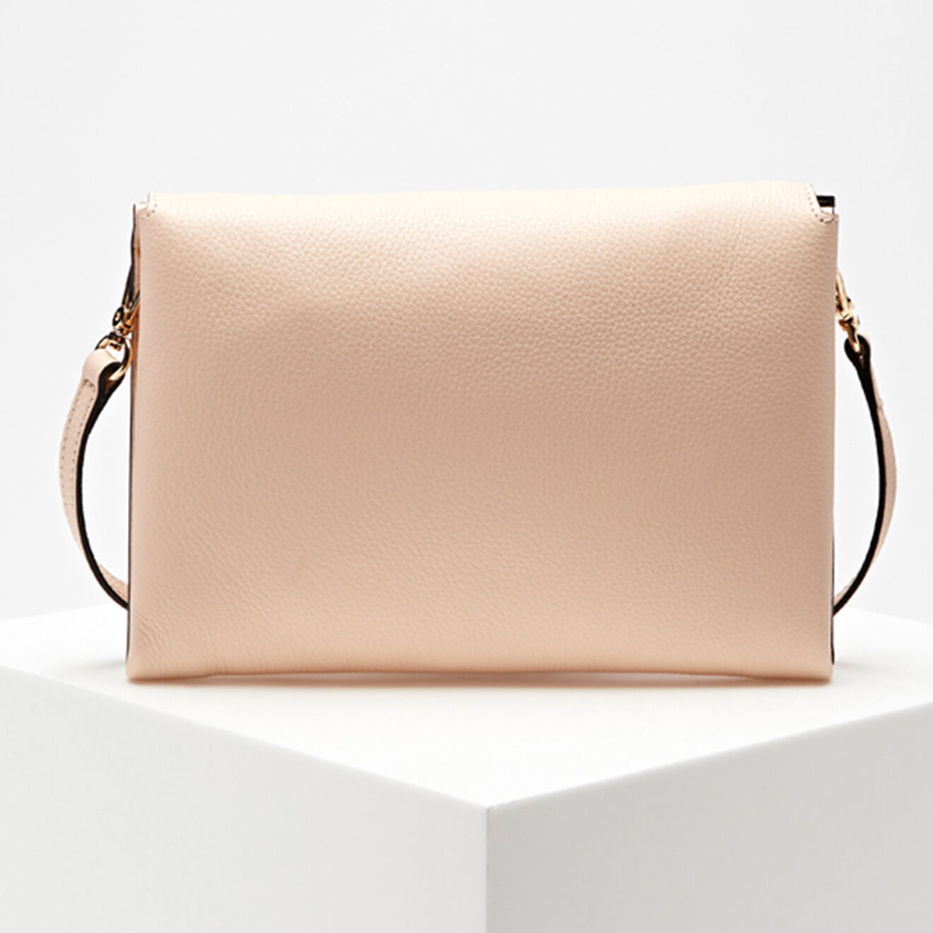 Coccinelle Sac bandoulière en Cuir Tina nude - 24x16x2 cm