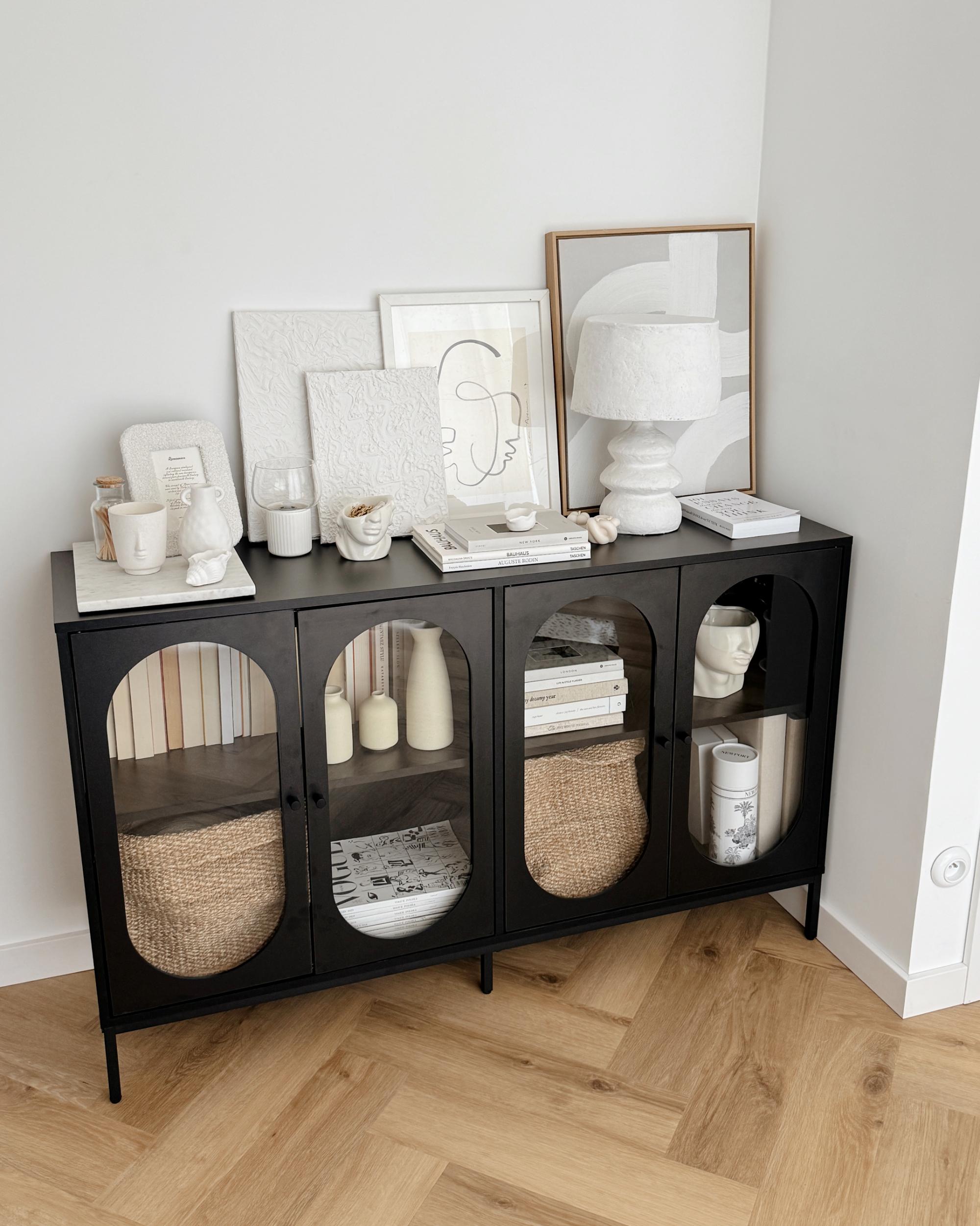 Dressoir met glazen deuren LANGFORD 137 cm Zwart