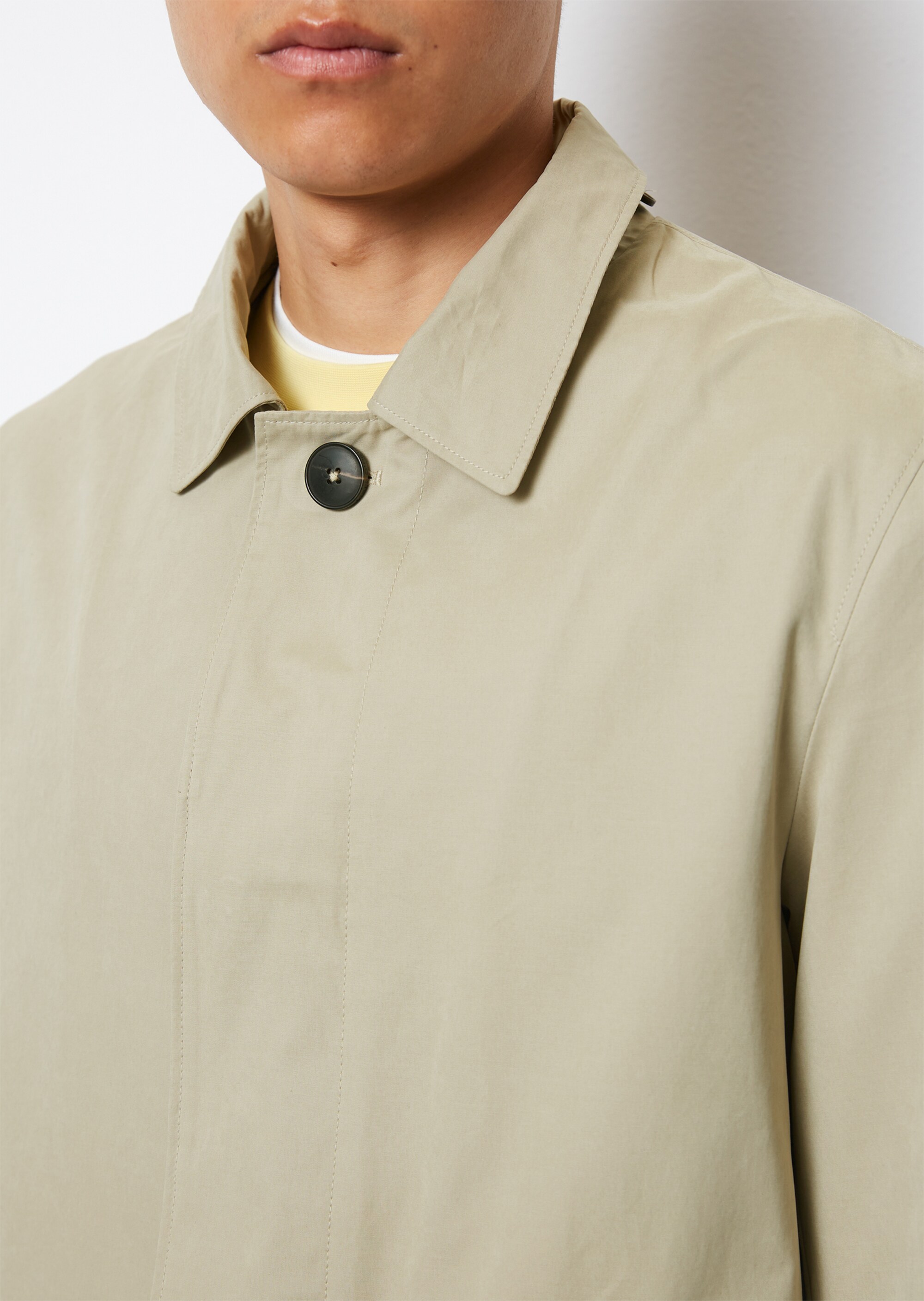 Kurzmantel regular aus recyceltem Material