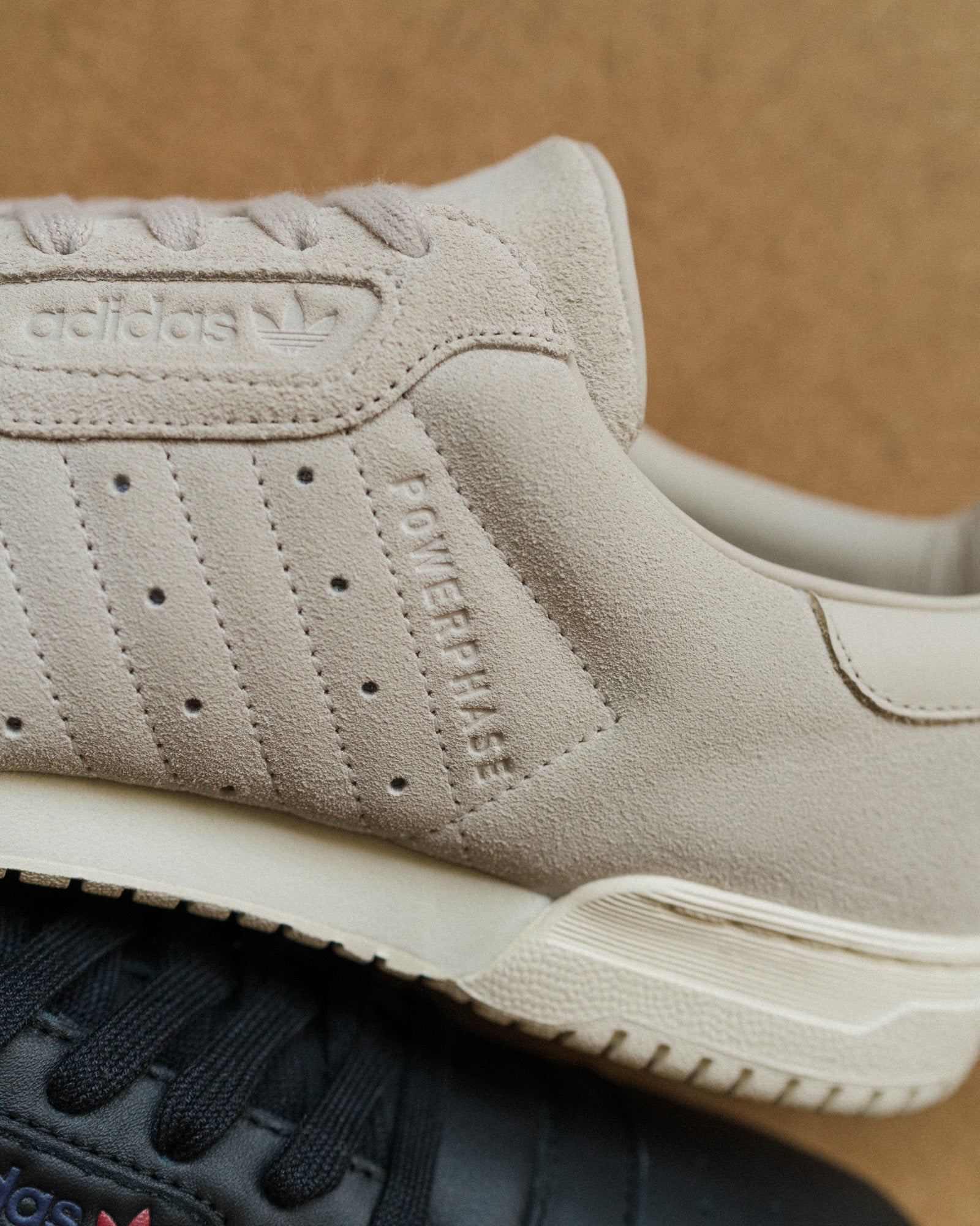 adidas<br>Powerphase