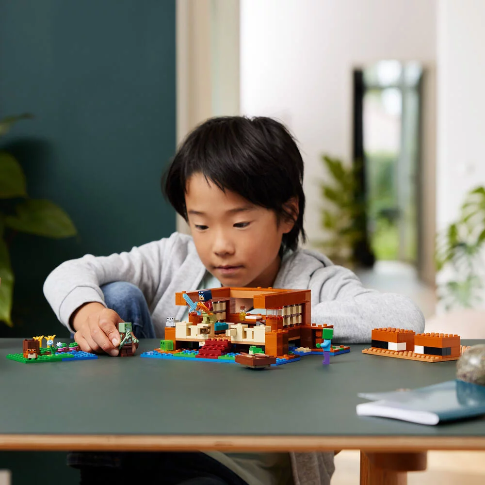 LEGO®MINECRAFT™ 21256 - LA MAISON DE LA GRENOUILLE