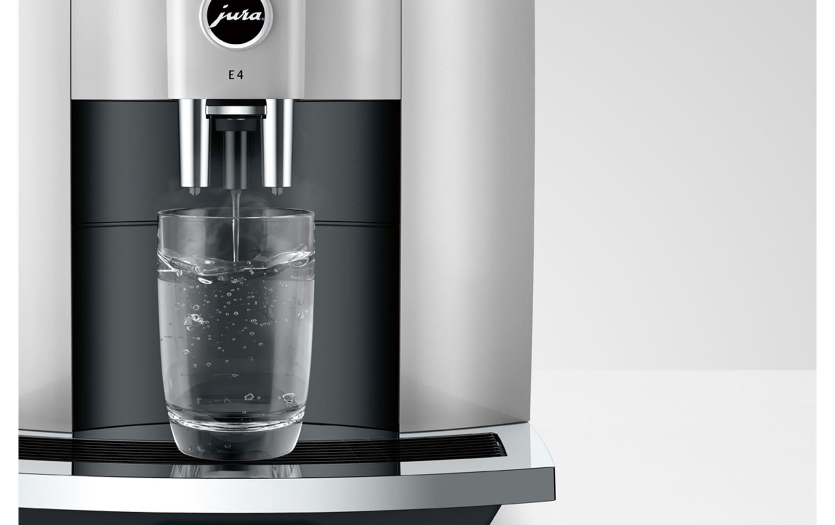 Kaffeevollautomat E4 Platin (SA)<br>Zweitassen-Vollautomat für fünf verschiedene Kaffeegetränke