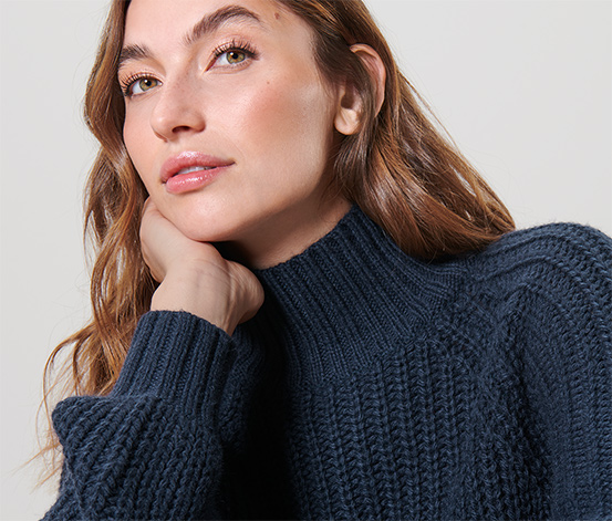Strickpullover mit Stehkragen, dunkelblau