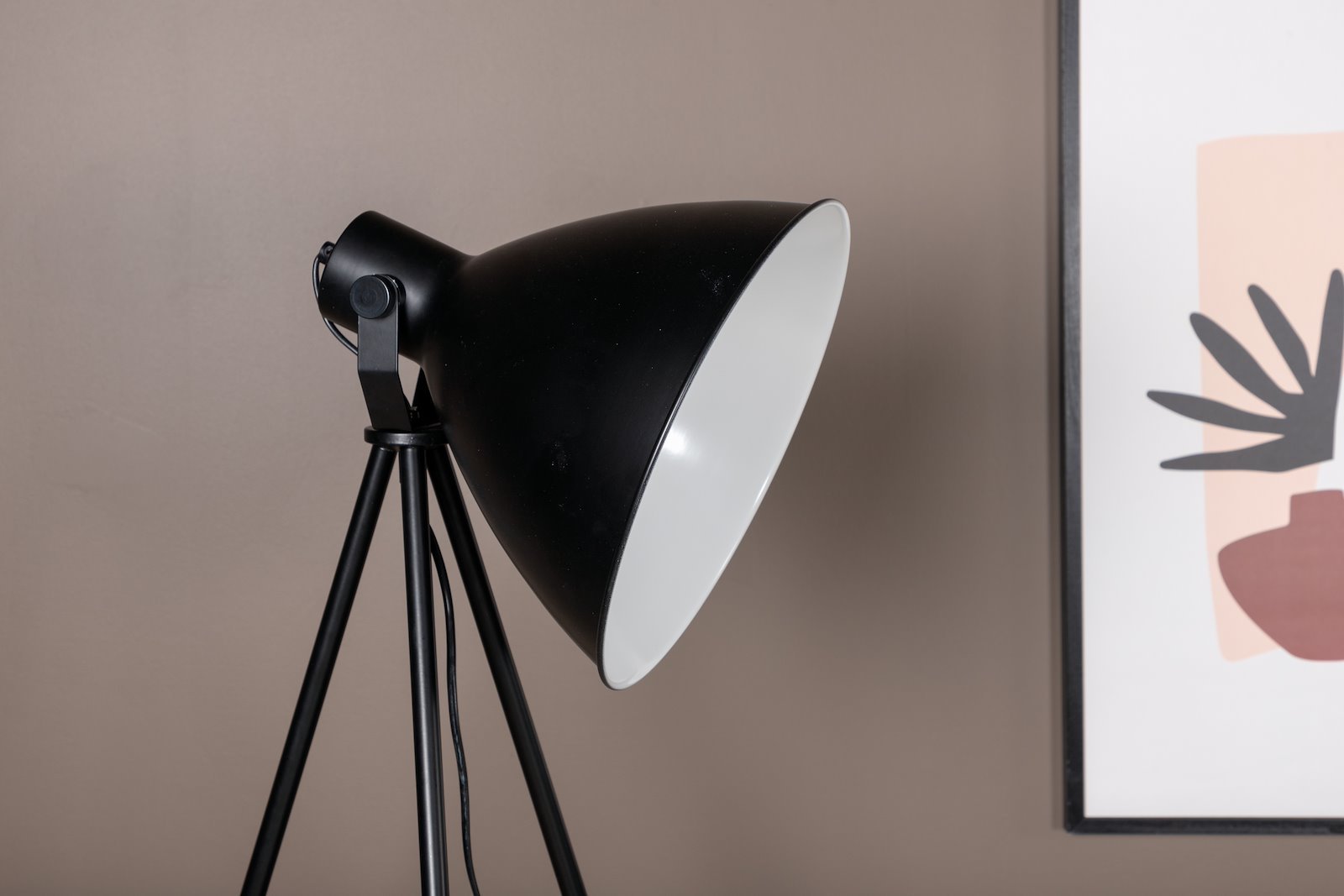 Tiv gulvlampe Sort