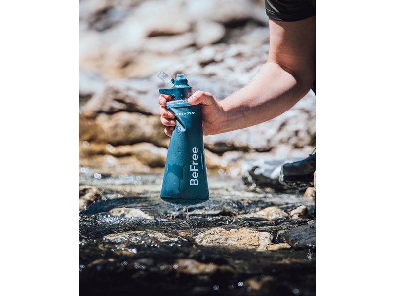 Katadyn Wasseraufbereitung BeFree Filter AC 1.0 l - Schiefe Trinkflasche mit Filter