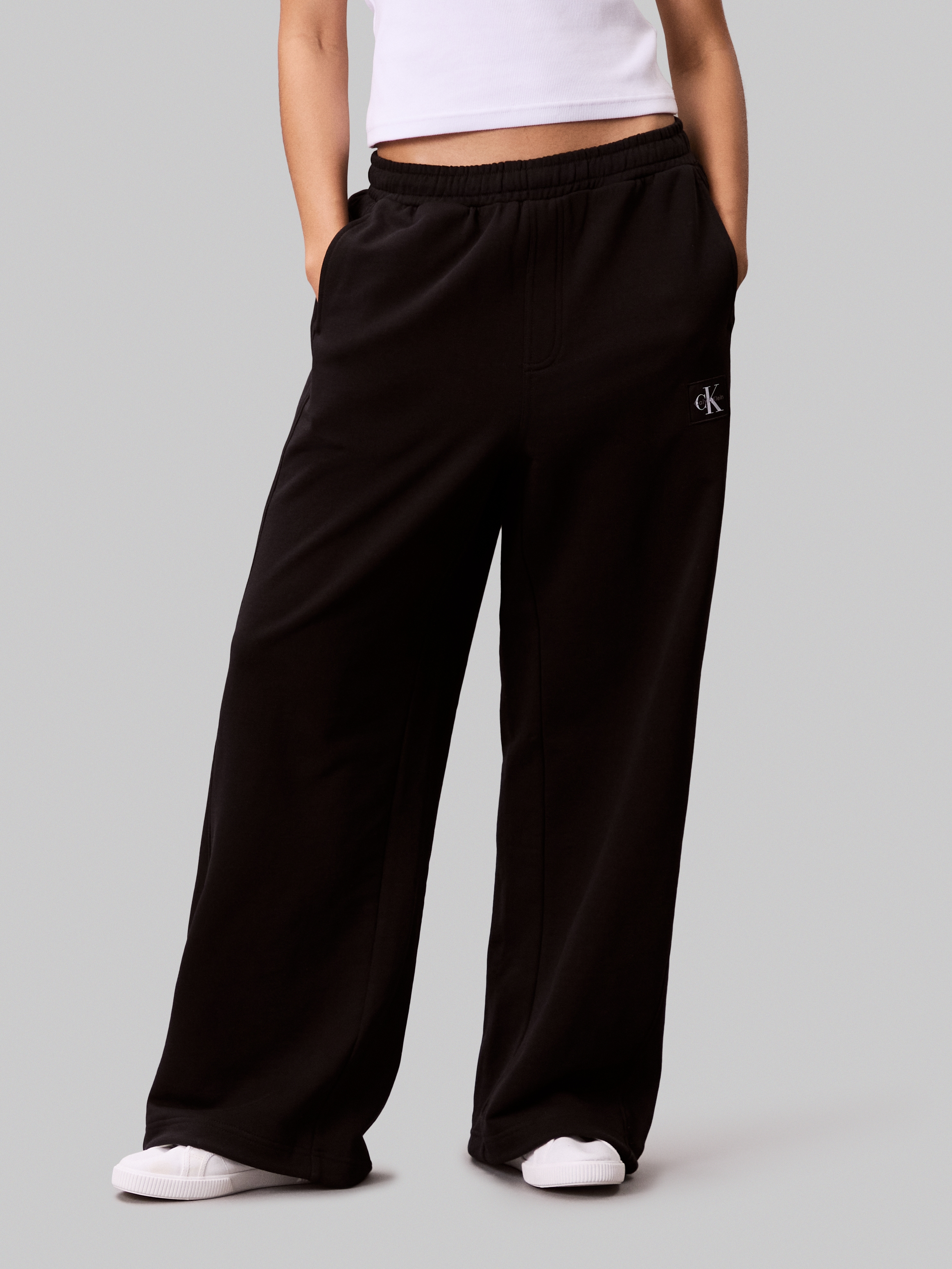 Calvin Klein Jeans Sweathose »A- FRENCH TERRY BADGE LOGO PANT«  mit weitem Bein