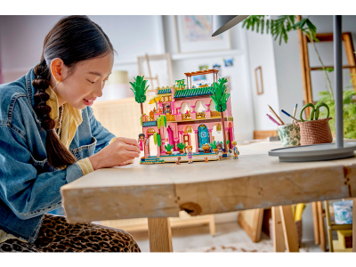 LEGO Restaurant met tuin (42691)