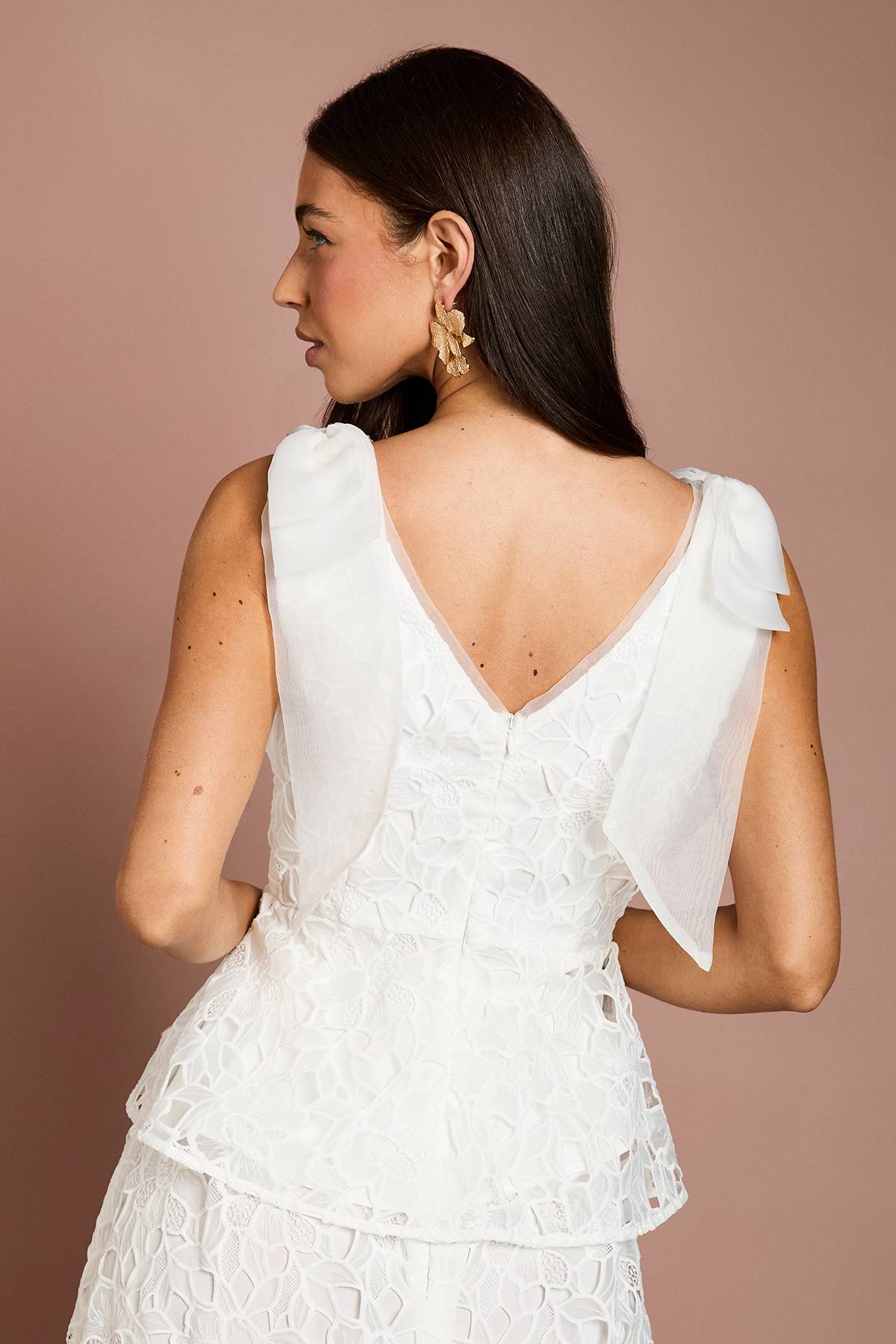 Coast Haut Asymétrique En Dentelle Organza Avec Nœud