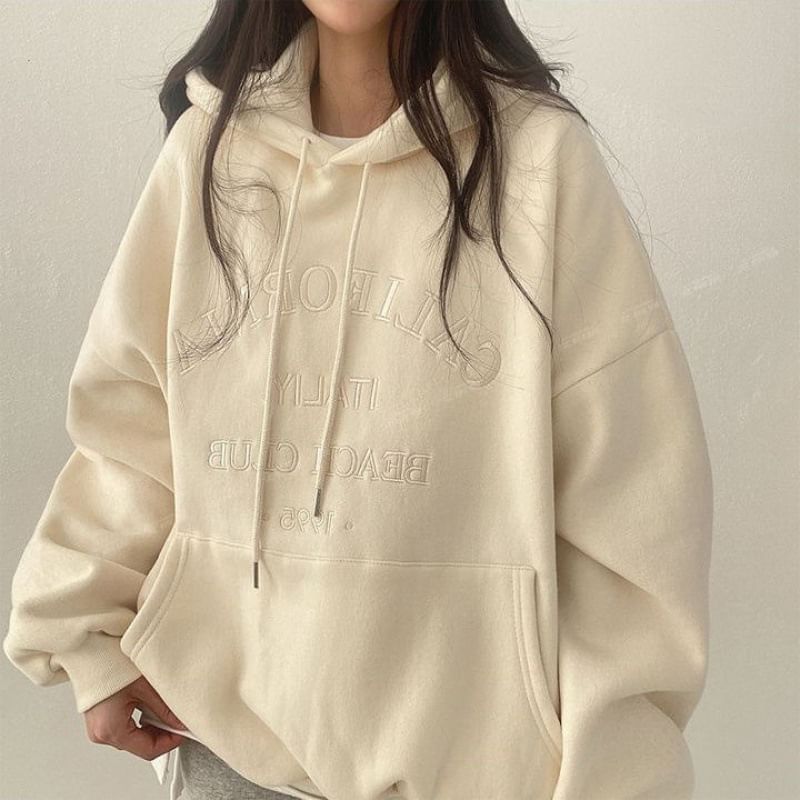 Vhancy - Hoodie met geborduurde letters