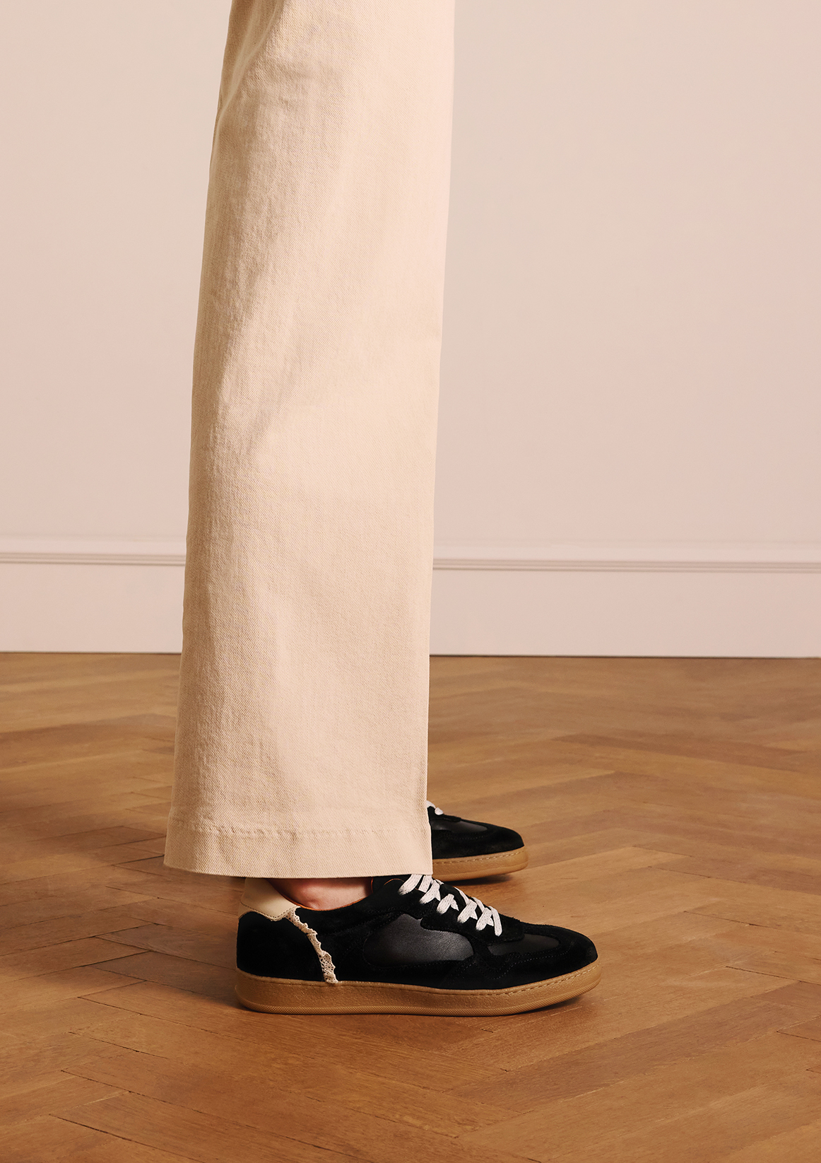 Zwarte suède sneakers