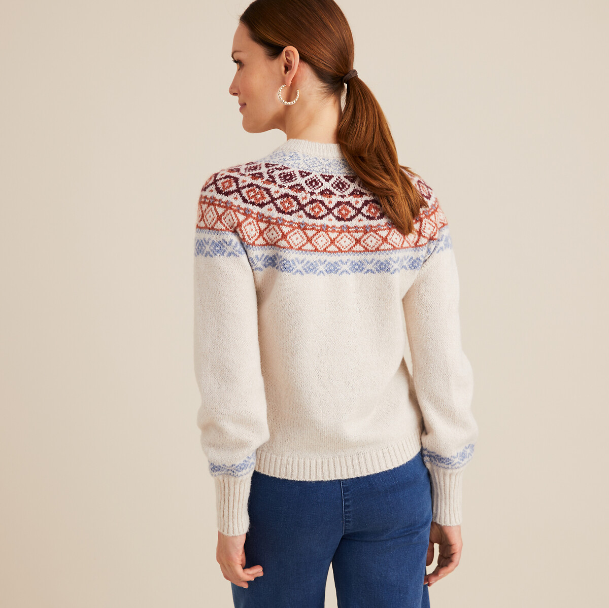 ANNE WEYBURN<br>Cardigã em tricô jacquard grosso, fechamento com botões