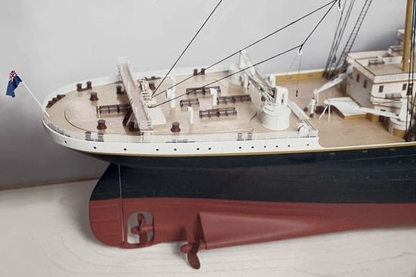 1:144 RMS Titanic Komplett - Skrog i tre