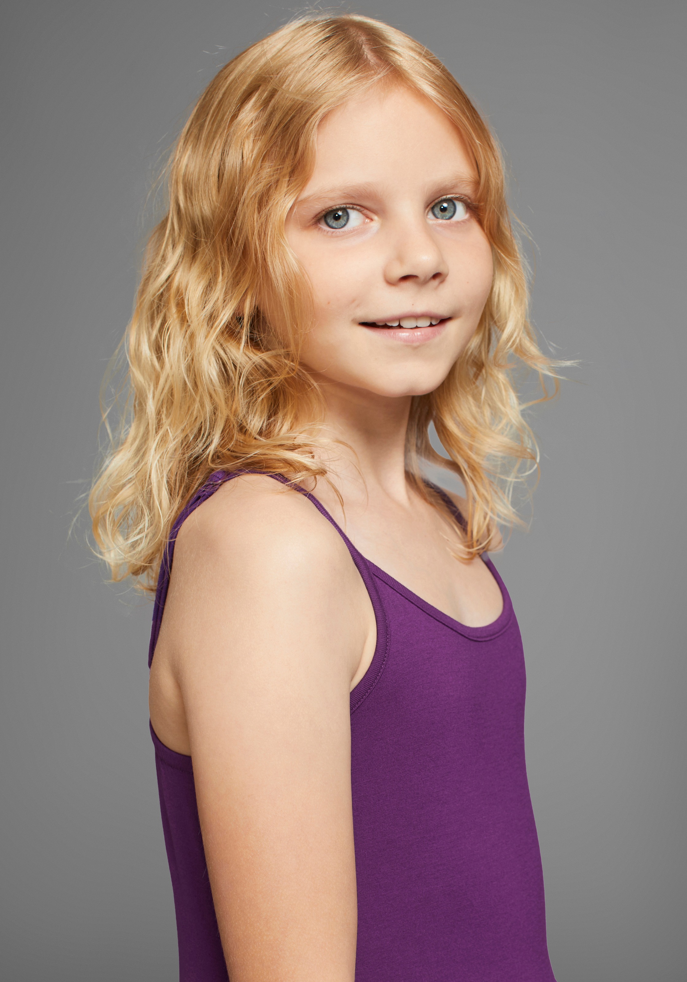 KIDSWORLD Jerseykleid »- Spaghettikleide aus Viskose« luftiges Jerseykleid,  knieumspielende Länge