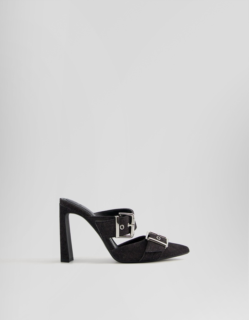 Mules de jeans com salto alto e fivelas