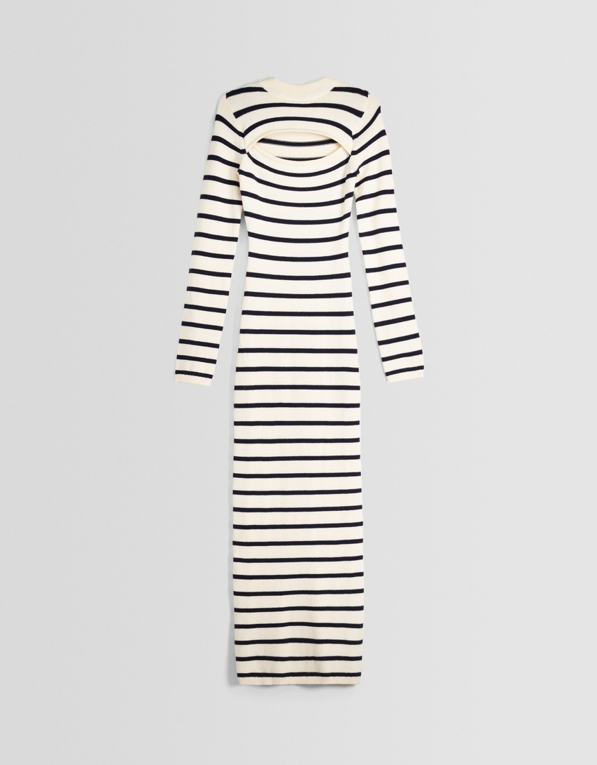 Vestido midi de malha listrada com recortes e gola alta.