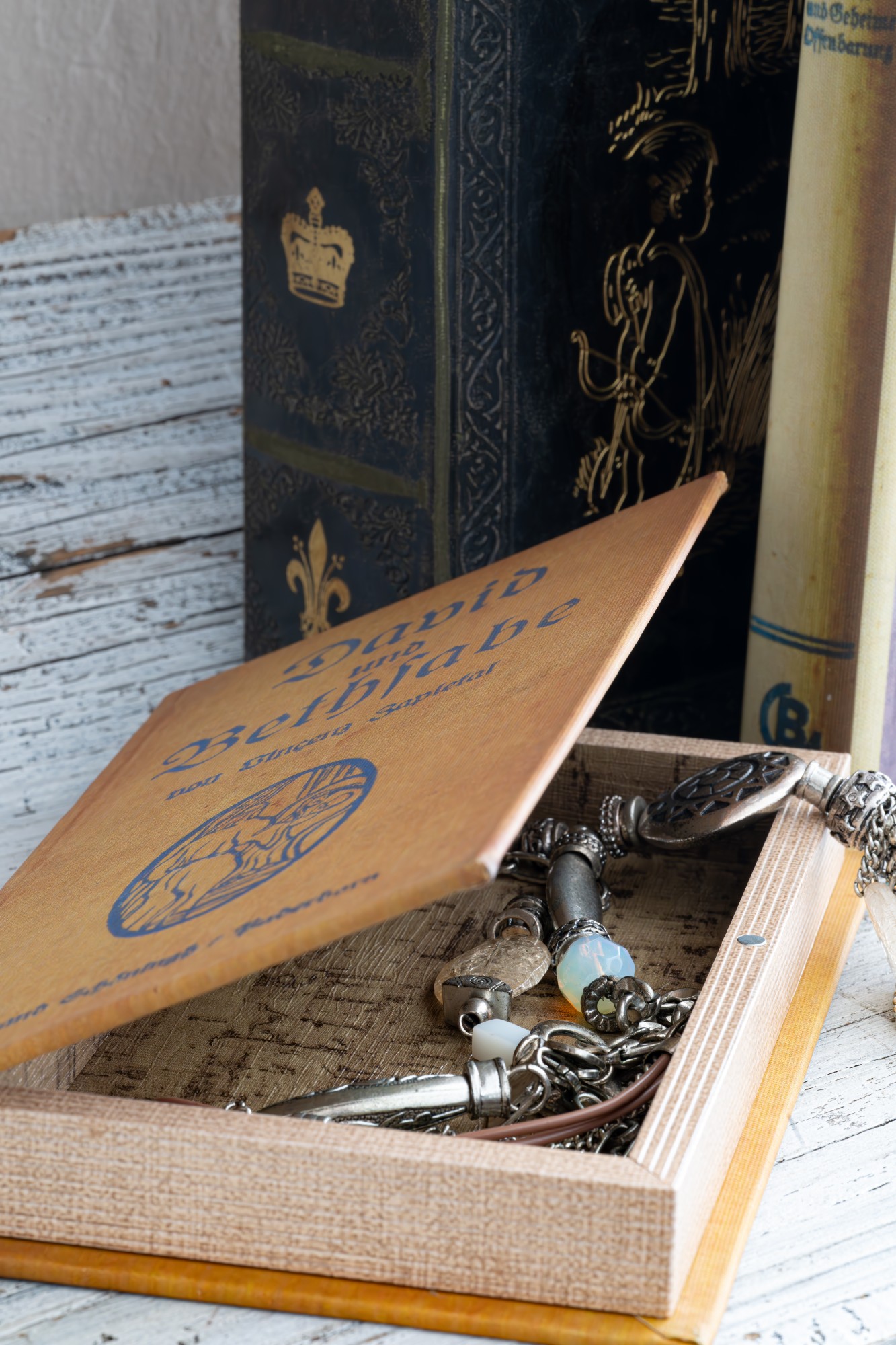Buchhülle 'David und Bethsabe', T 3 cm, B 13 cm, H 21 cm von fischer's lagerhaus