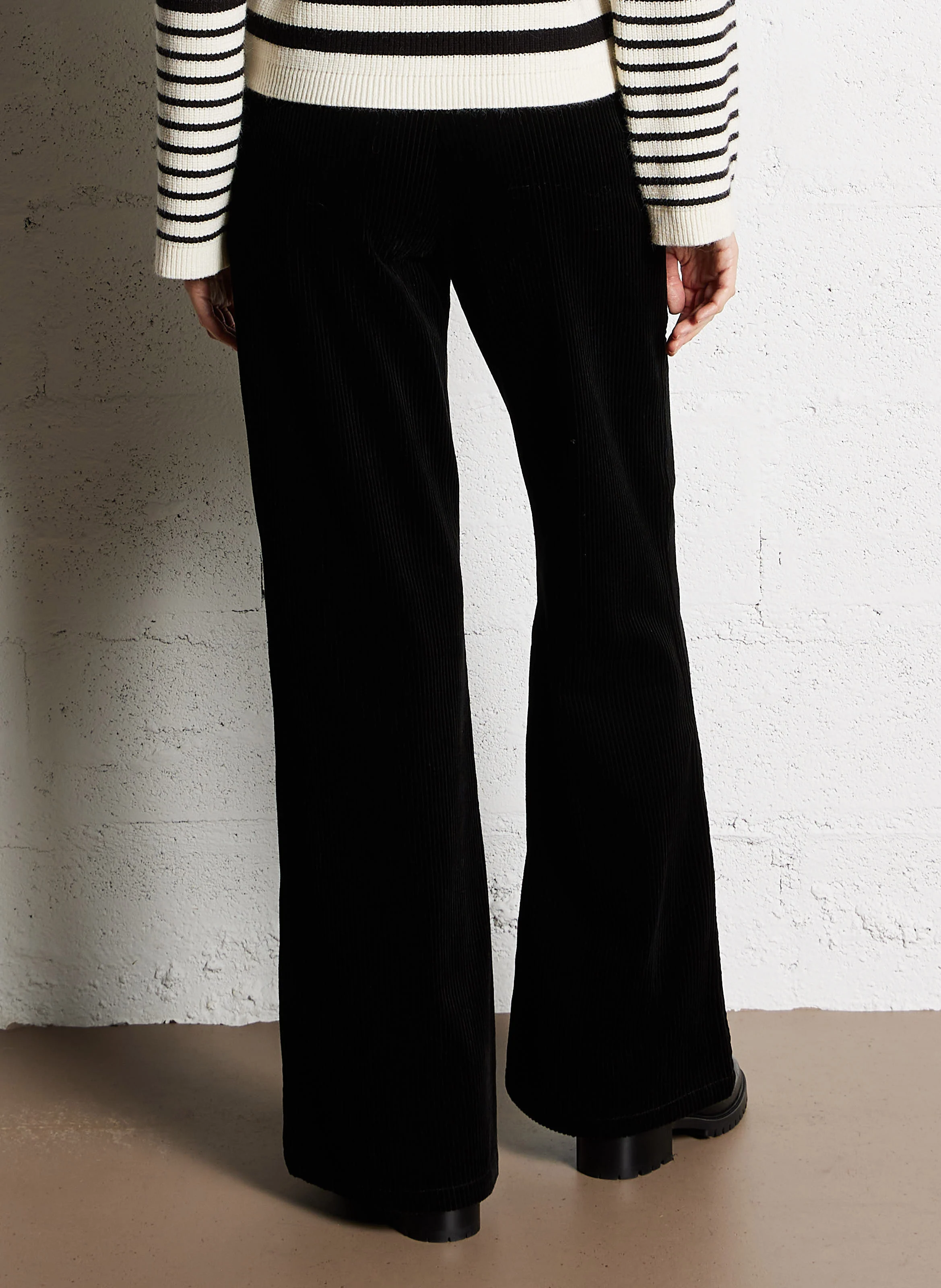POETE - Pantalon large en velours côtelé| Noir