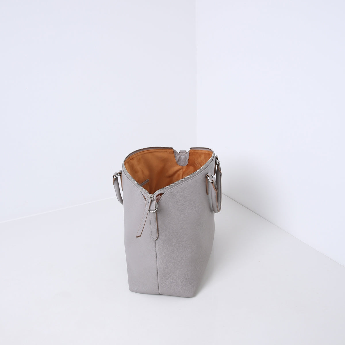 METTE | TAUPE