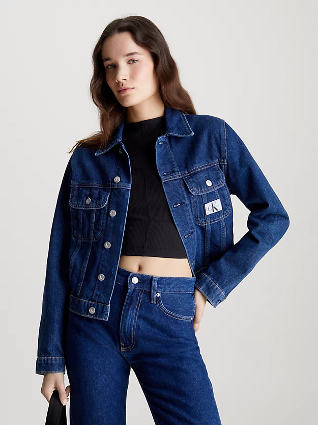 Jaqueta jeans cropped dos anos 90