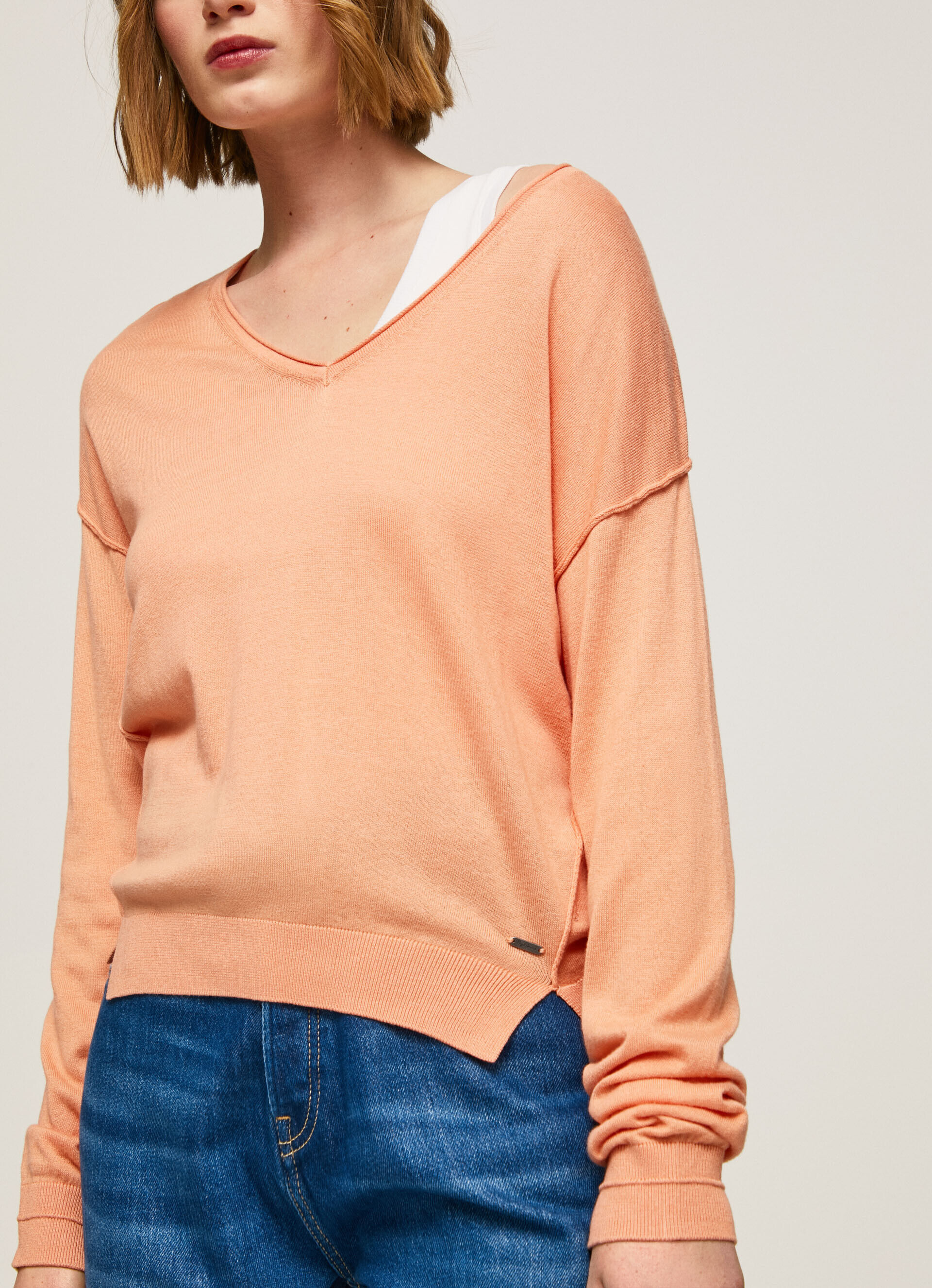 Camiseta Jersey Fit Relaxed com Decote em V - pêssego e laranja