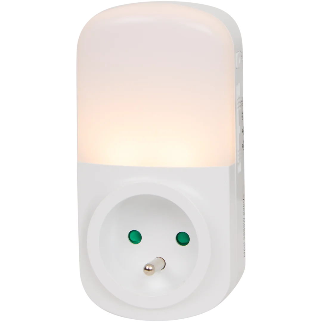 Adaptateur de prise avec veilleuse