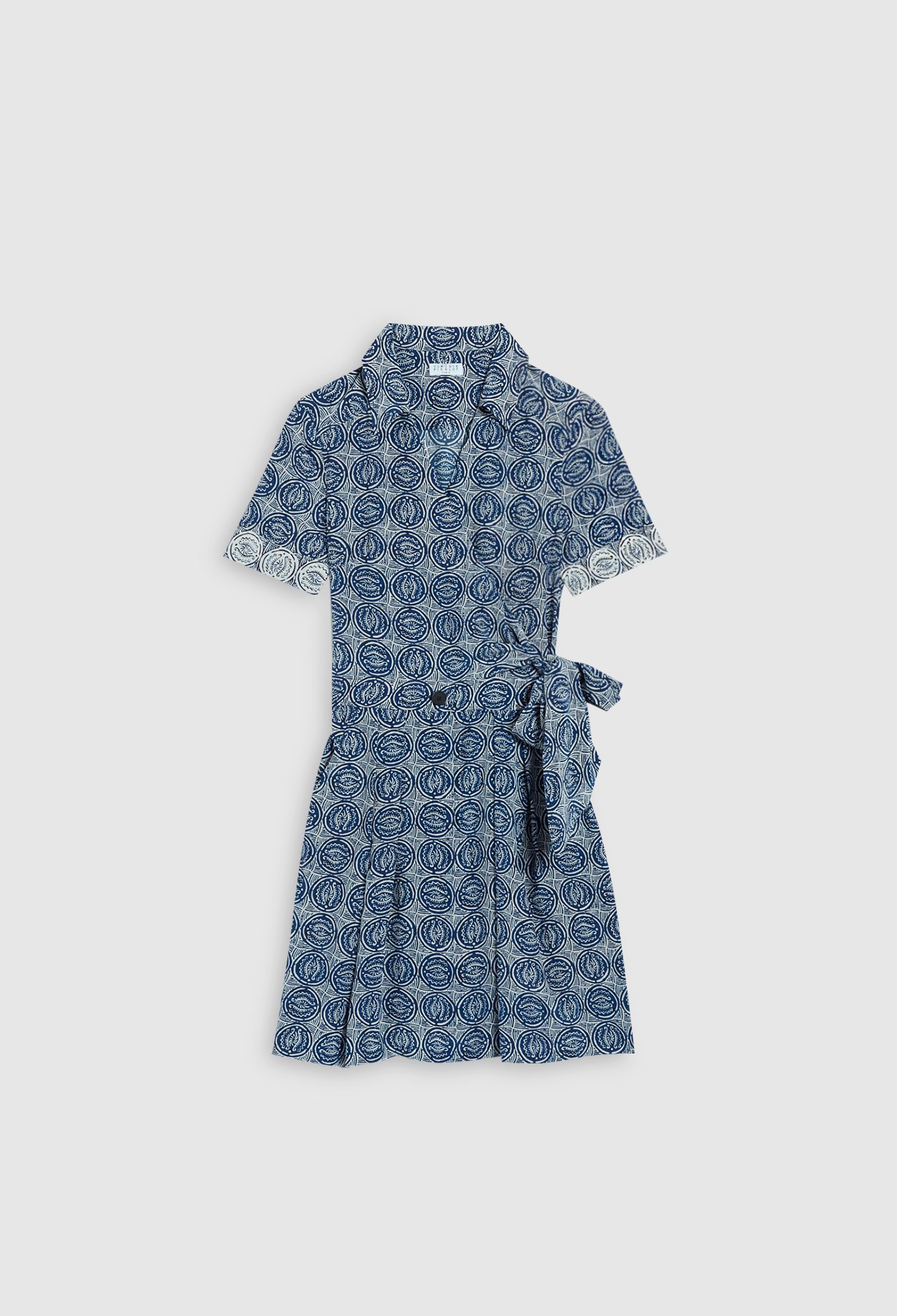 Robe &agrave; motifs