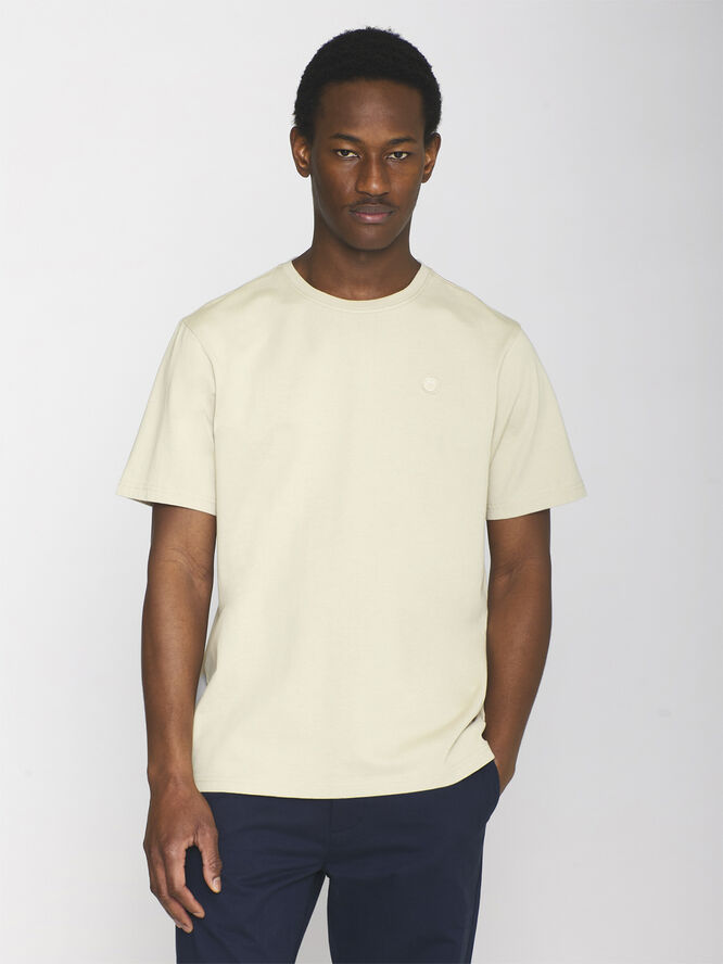 Knowledge Cotton Apparel LOKE badge tee - Regenerative Organic Certified� - GOTS/Vegan Light feather gray
