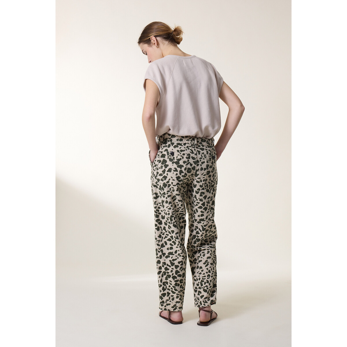 LEON & HARPER<br>Calças justas com estampa de leopardo ARMINA