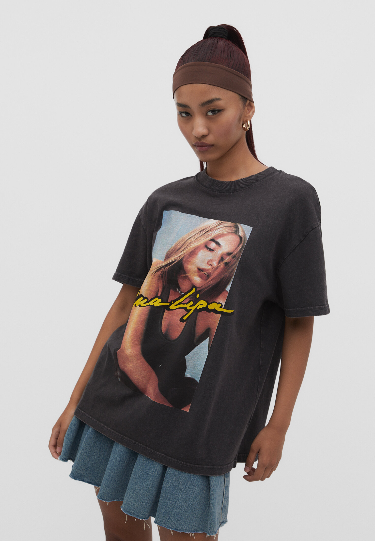 Camiseta com o logo da Dua Lipa