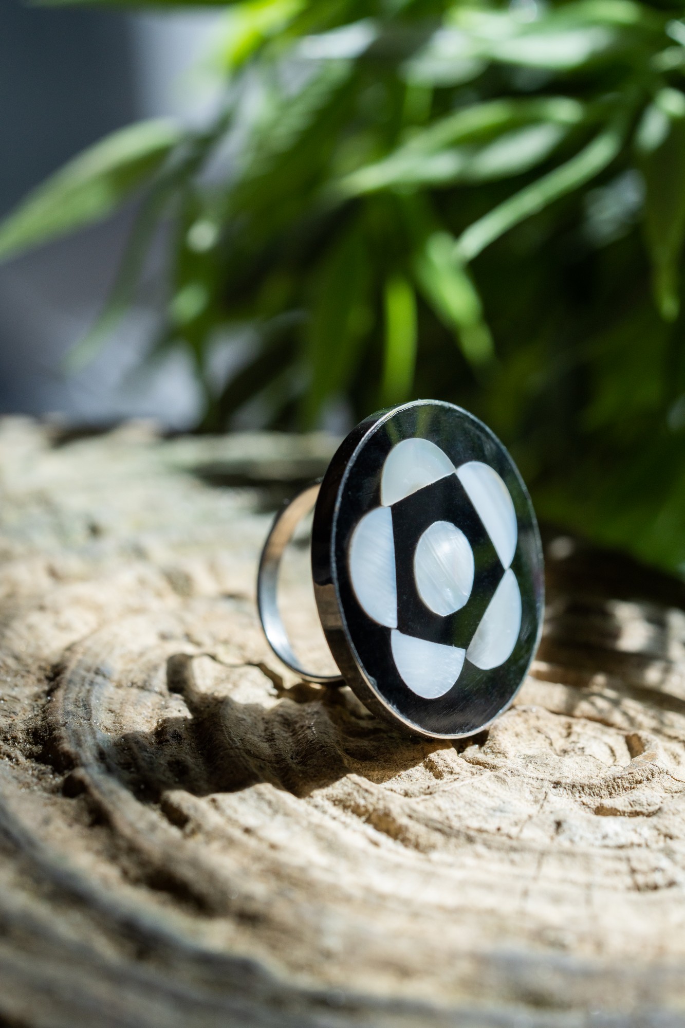 Ring 'Blume' aus Edelstahl und Perlmutt, Ø 3 cm günstig bestellen