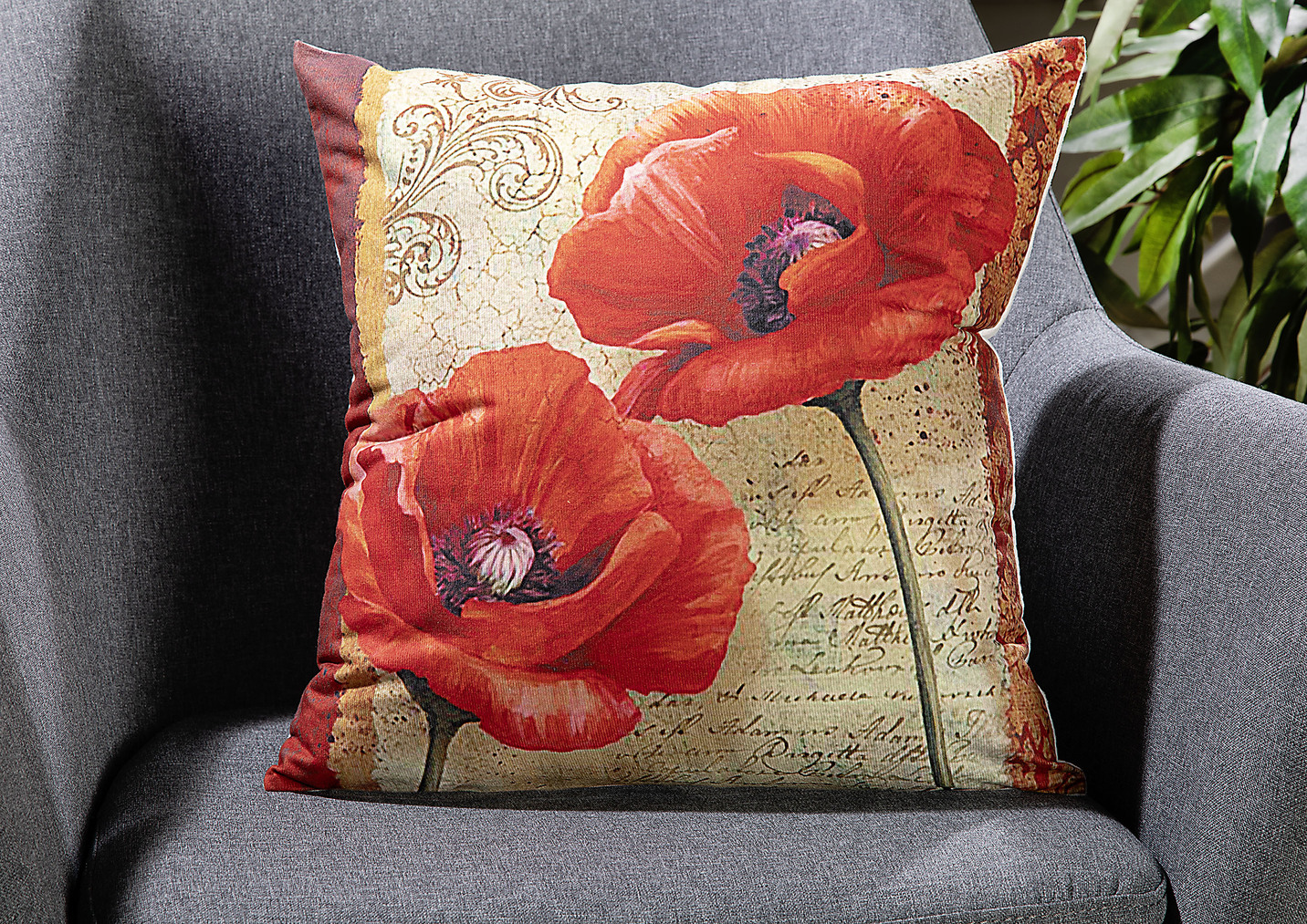 Kissenbezug mit Mohnblumen-Motiven