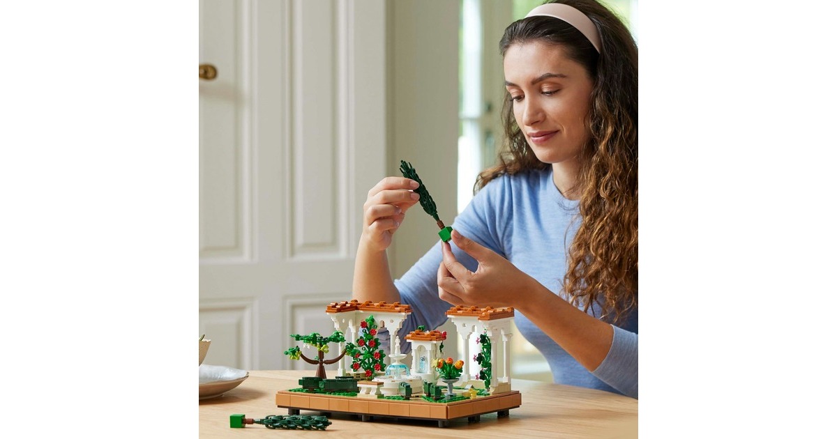 LEGOIcons - Tuin met fontein Constructiespeelgoed  (10359)