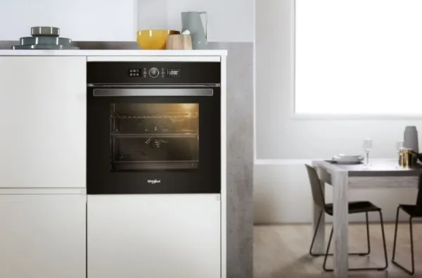 Whirlpool AKZ 6230 NB - Ovn - til indbygning - niche - bredde: 56 cm - dybde: 55 cm - højde: 60 cm - med selv-rengøring - Klasse A  - sort