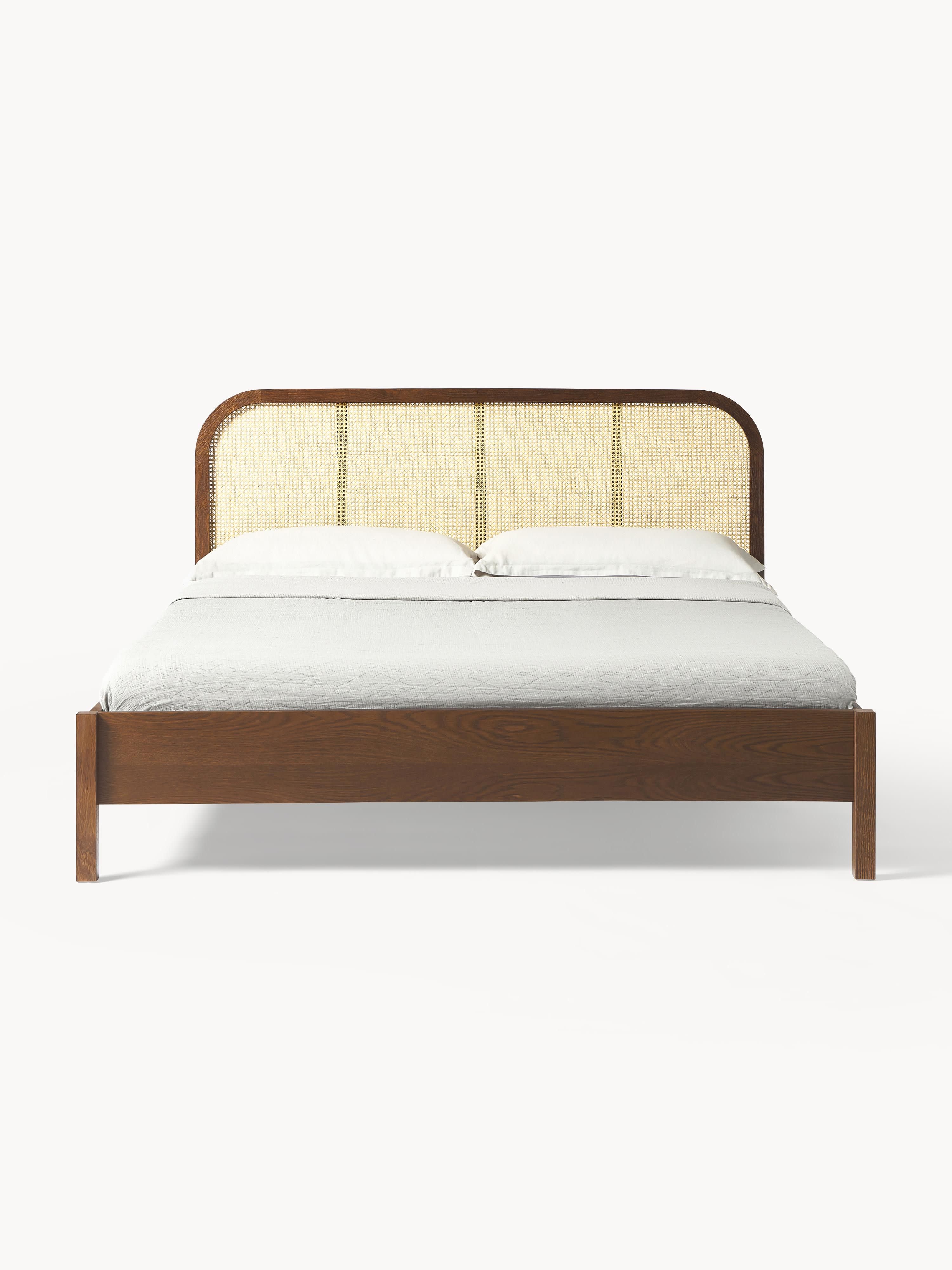 Houten bed Jones met hoofdeinde van Weens vlechtwerk