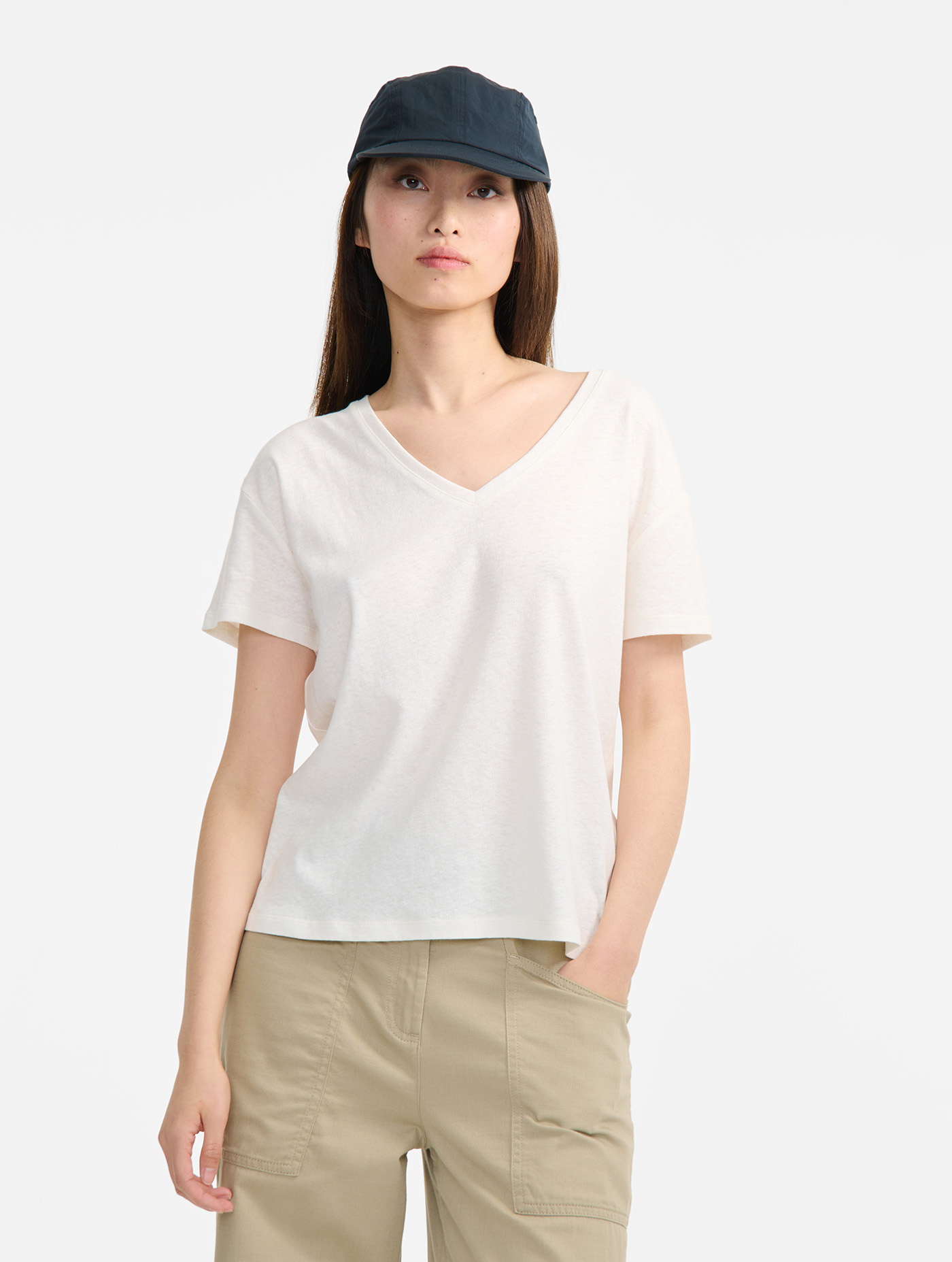 T-shirt col V en coton et lin LAIT