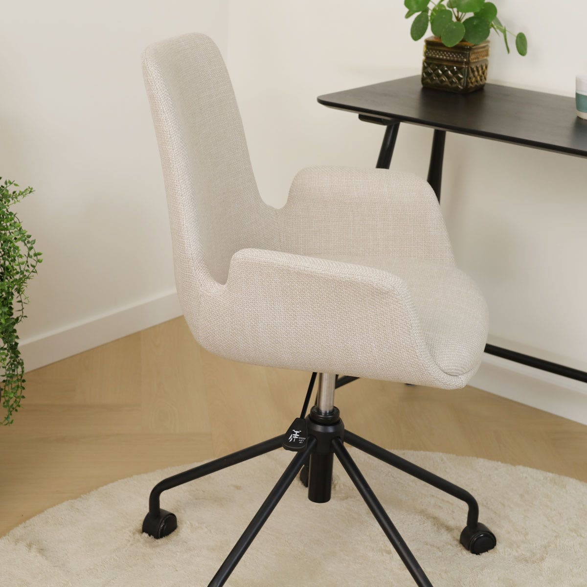 Nolon Nout-Eef Bureaustoel Beige - Armleuning - Zwart Onderstel