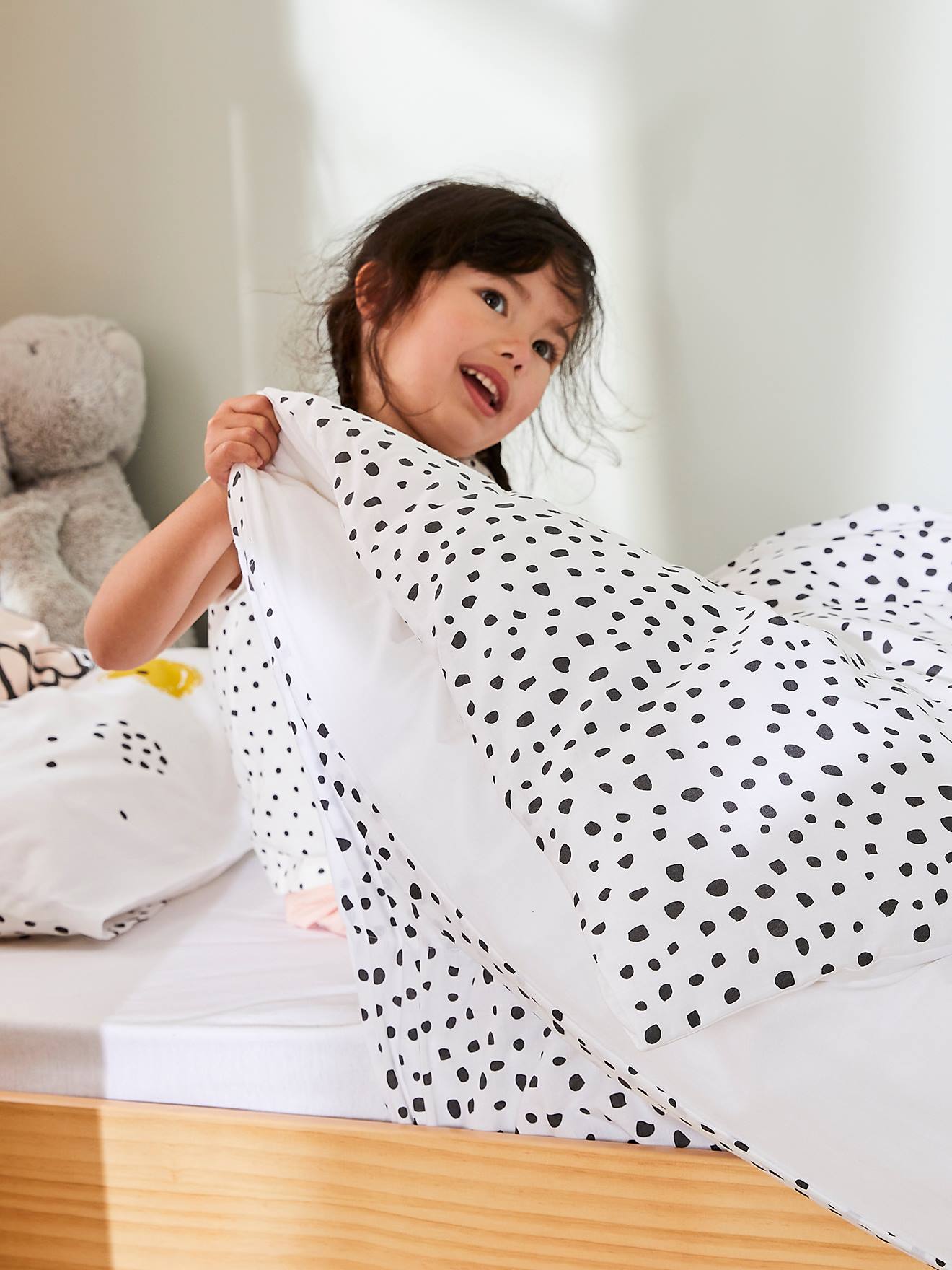 Conjunto infantil Magicouette® Princesa e Bolinhas, branco claro liso com motivos.