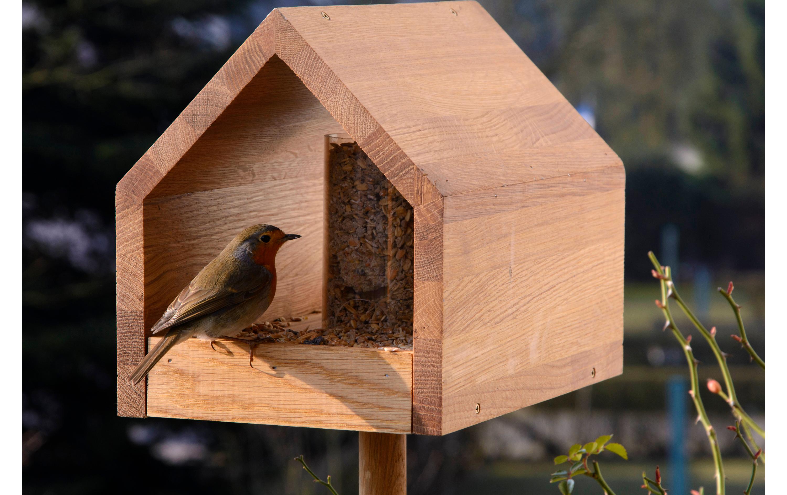 Vogelfutterhaus Bauhaus I, 20.5 x 28 x 23.5 cm, HolzVogelhaus mit Ständer