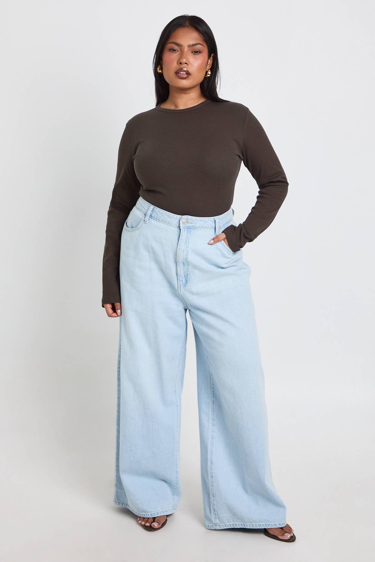boohoo Haut Ajusté Côtelé À Manches Longues Coupe Longue Plus Basic