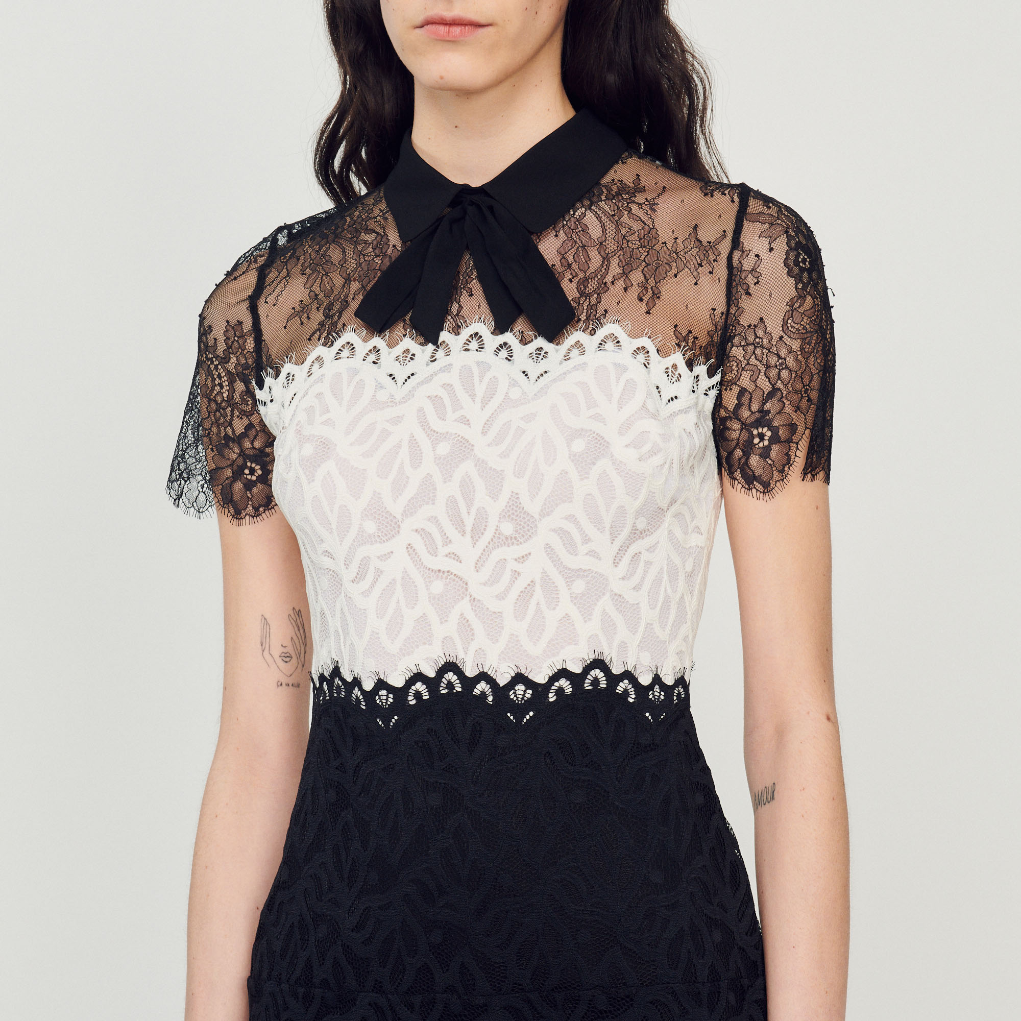 Robe en dentelle bi-couleur