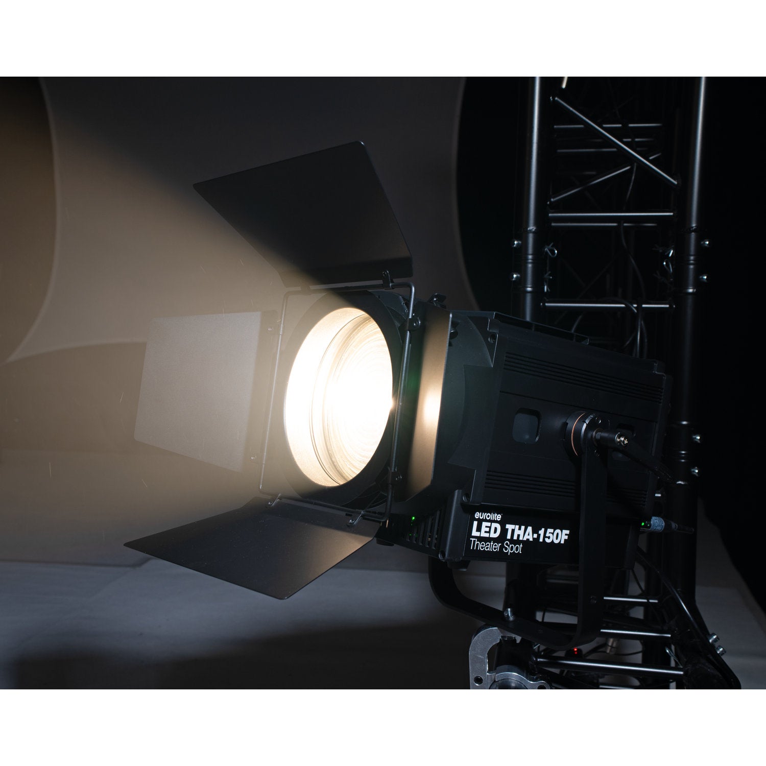Eurolite LED THA-150F theaterspot