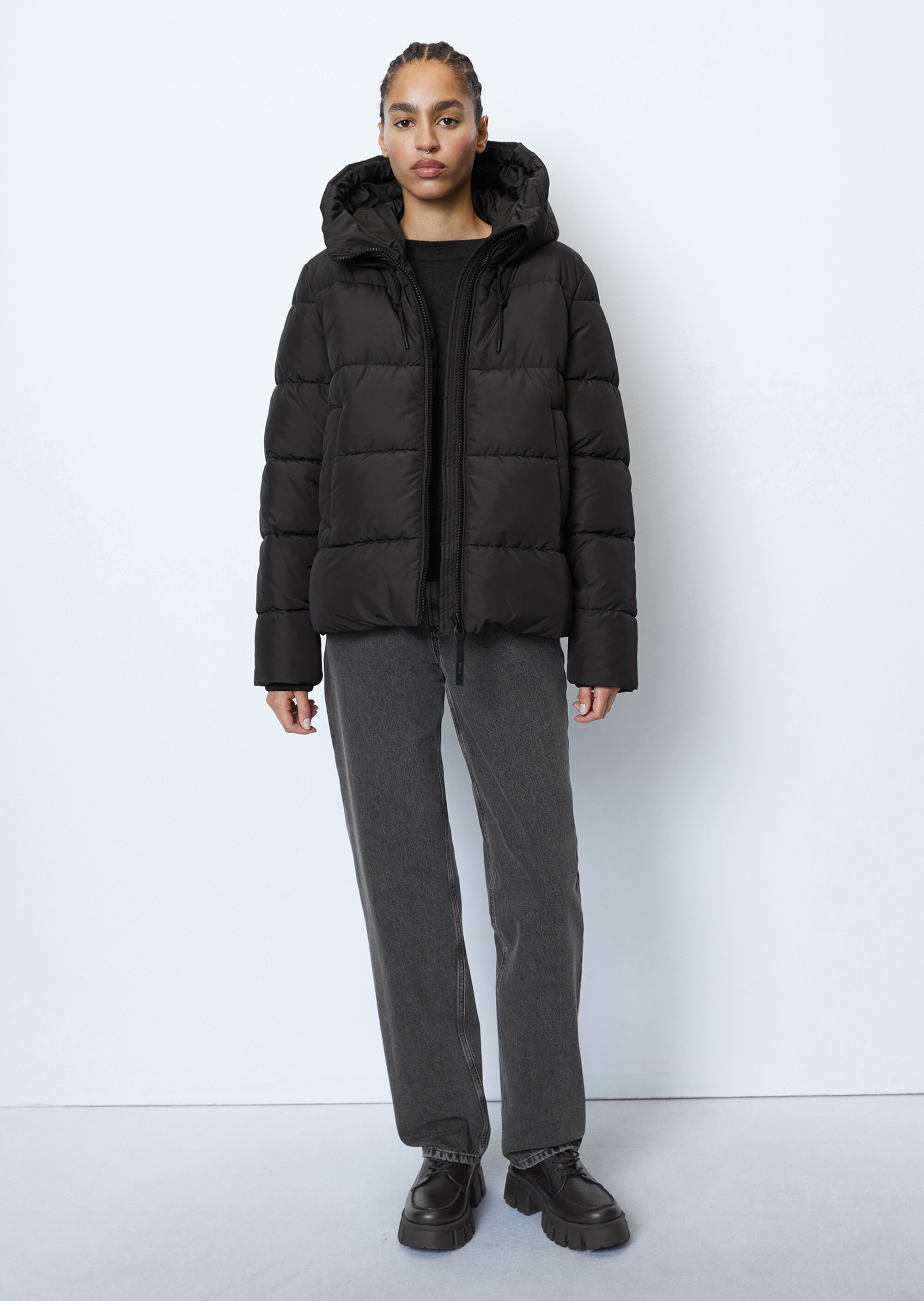 Kapuzen-Puffer-Jacke relaxed aus teilweise recycelten Materialien