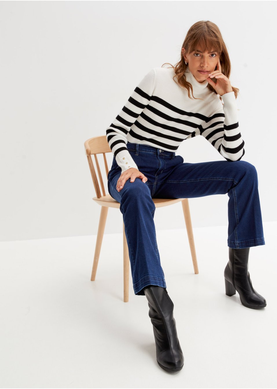 Pull col roulé rayé