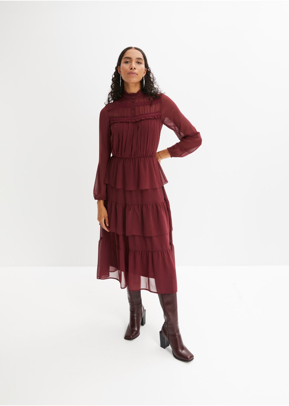 Robe longue en chiffon à volants