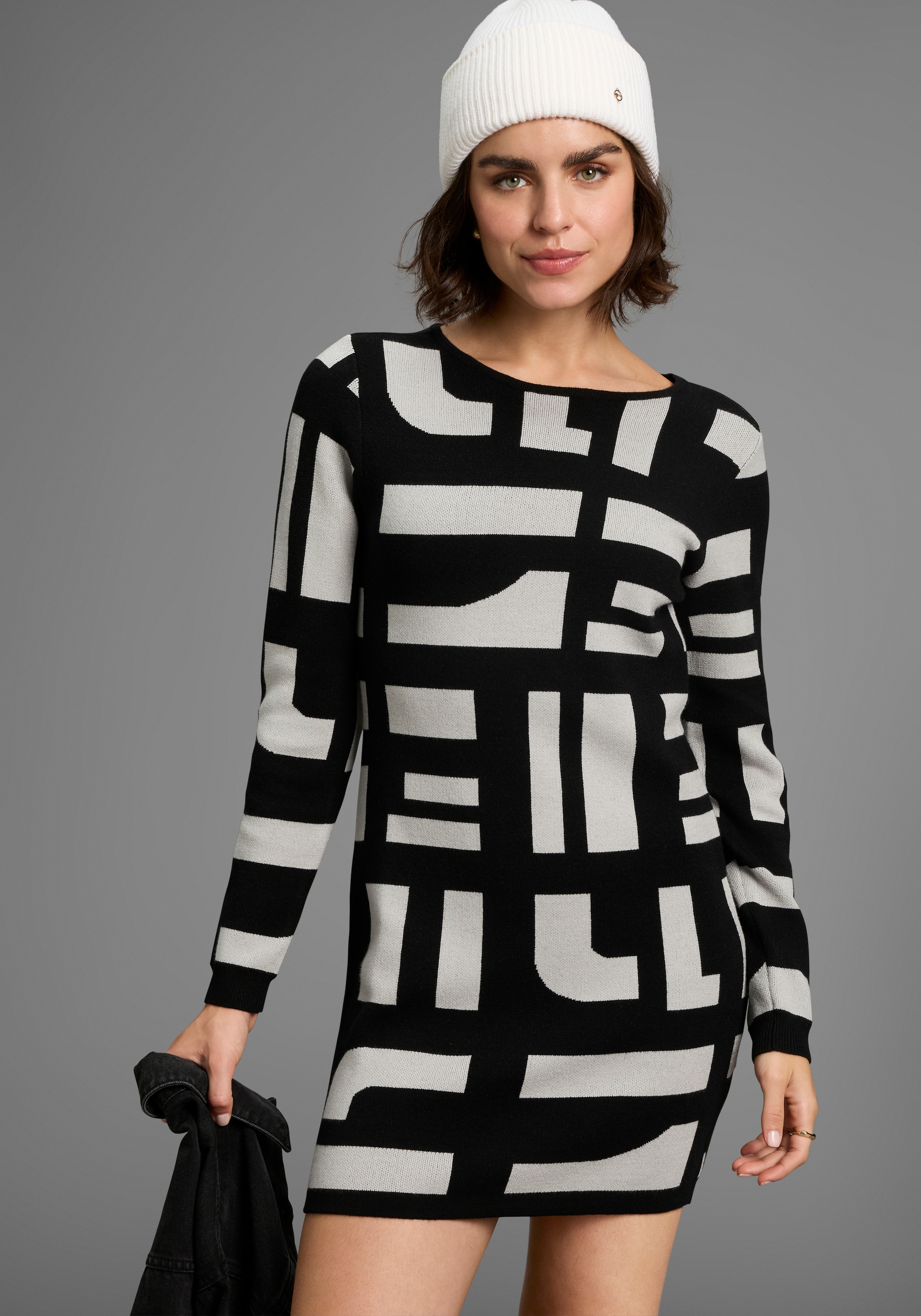 Boysen's Strickkleid aus modischem Jacquardstrick mit Rundhalsausschnitt