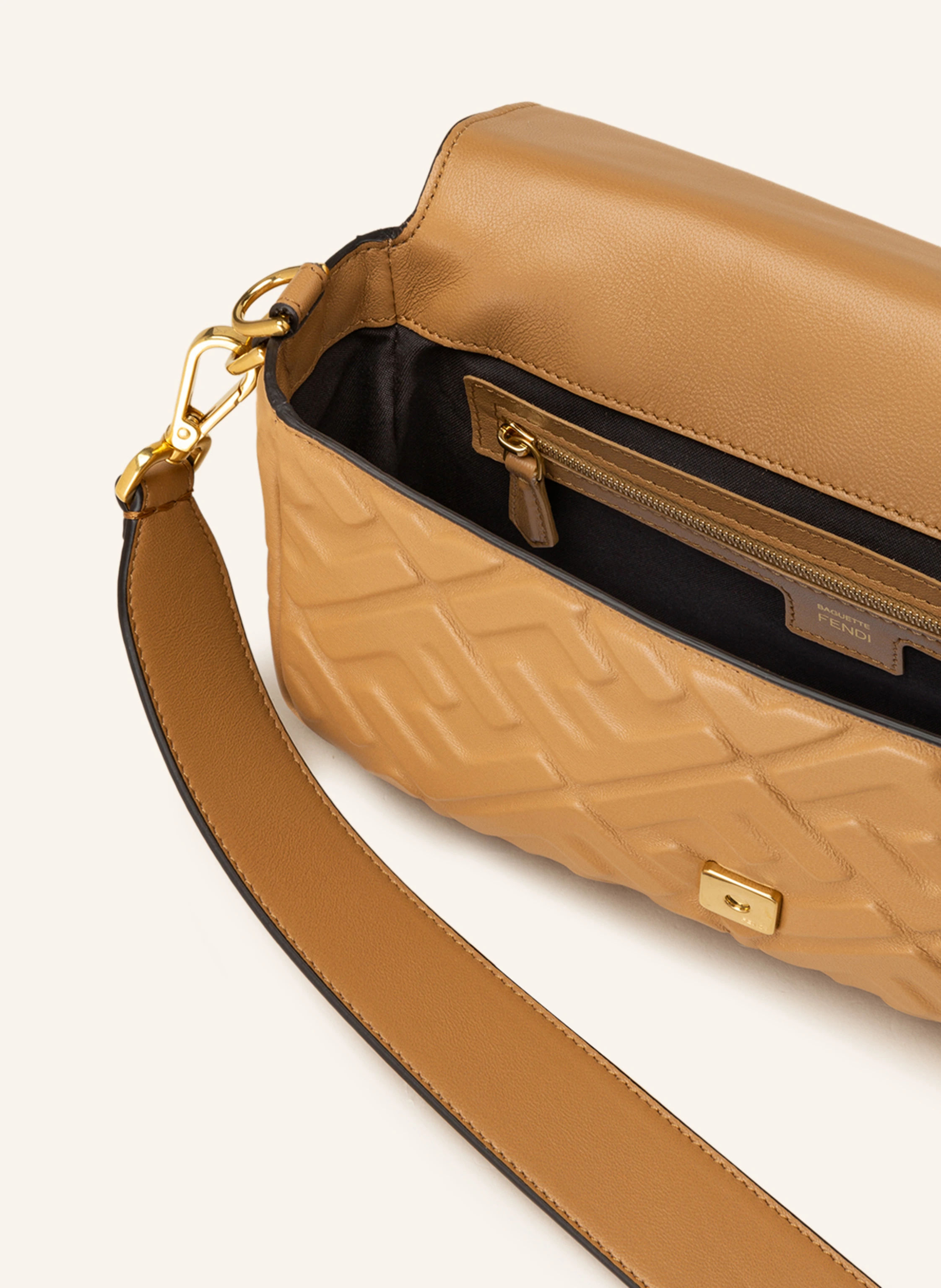 FENDI Schultertasche BAGUETTE MEDIUM