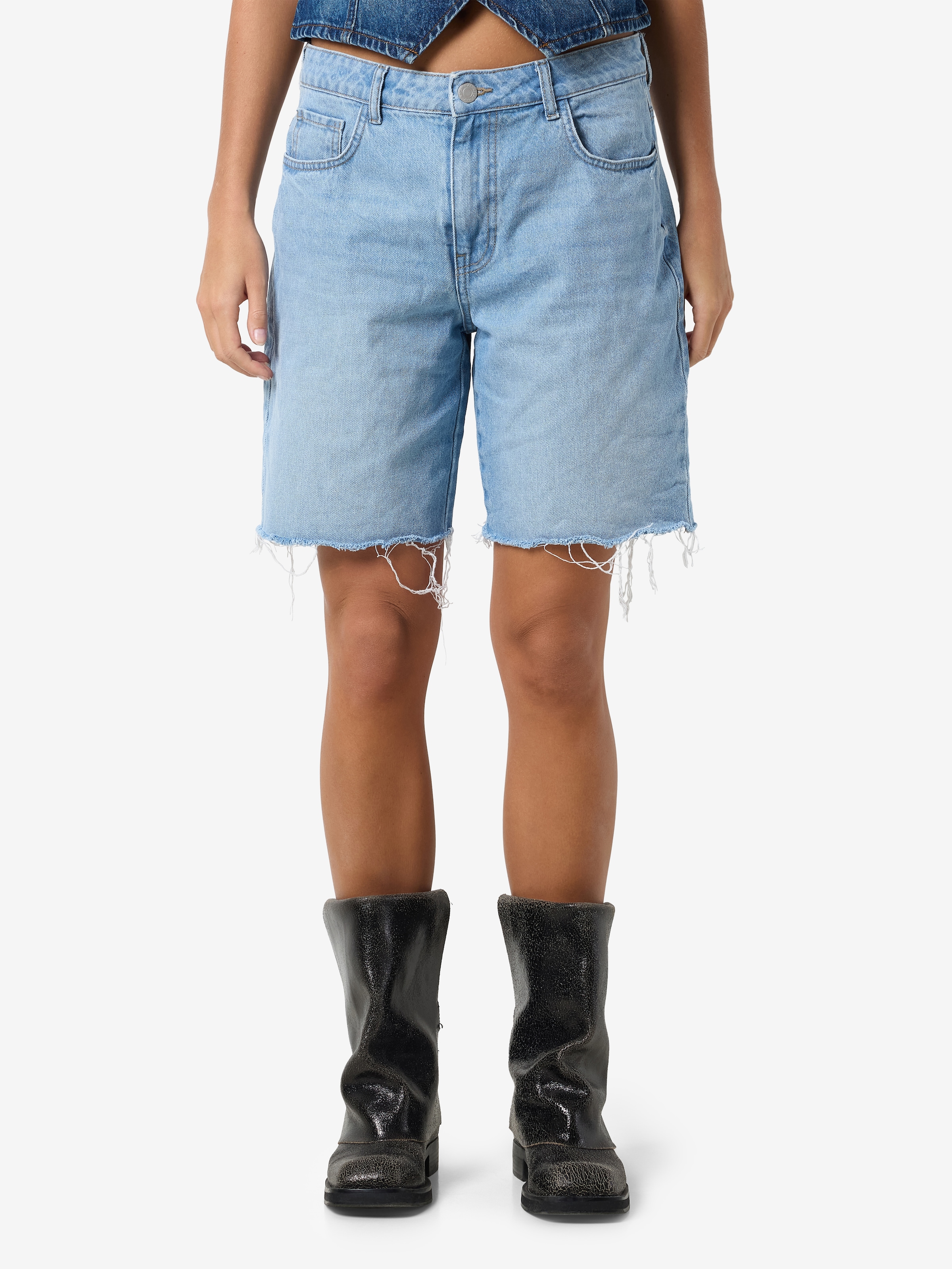 Noisy may Jeansshorts »NMHOLLA NW LOOSE SHORT AZ425LB NOOS«, modisch offene Säume